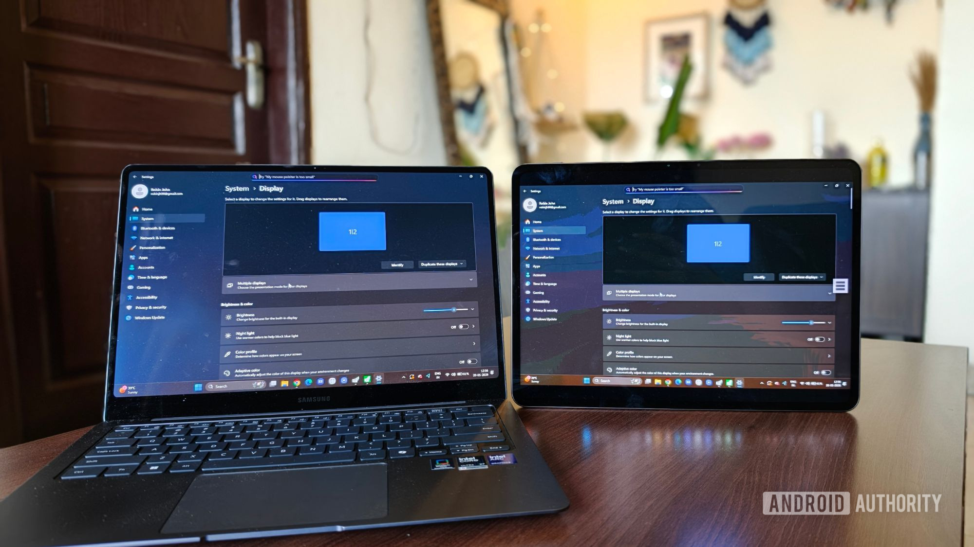Duplicated displays on the Samsung Galaxy Book 6 Pro and OnePlus Pad 4 Duplicated displays on the Samsung Galaxy Book 6 Pro and OnePlus Pad 4