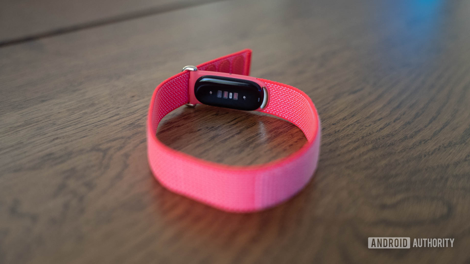 Fitbit Air Berry Showing Pebble