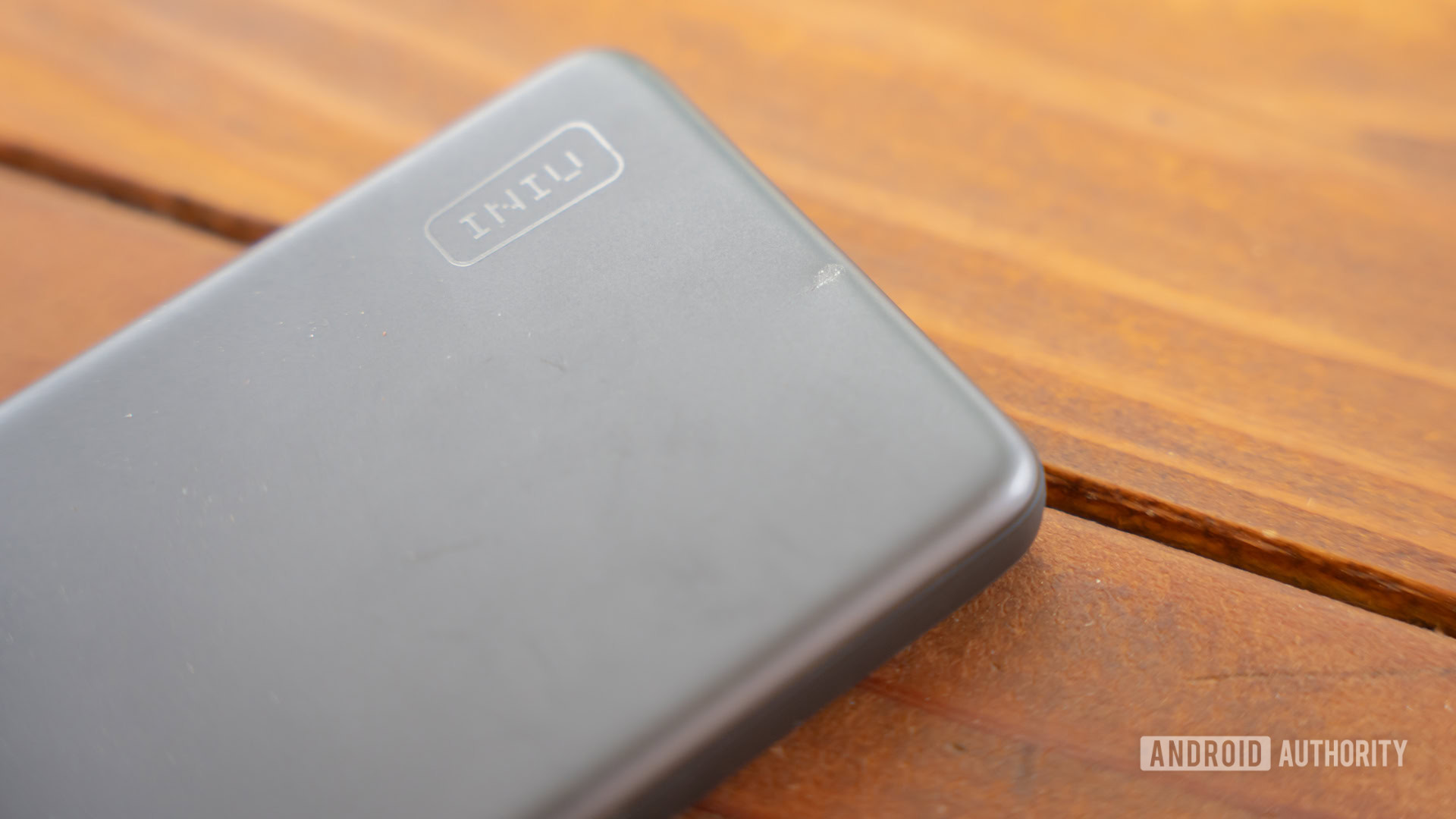 INIU SnapGo Air Magsafe Power Bank damage 1