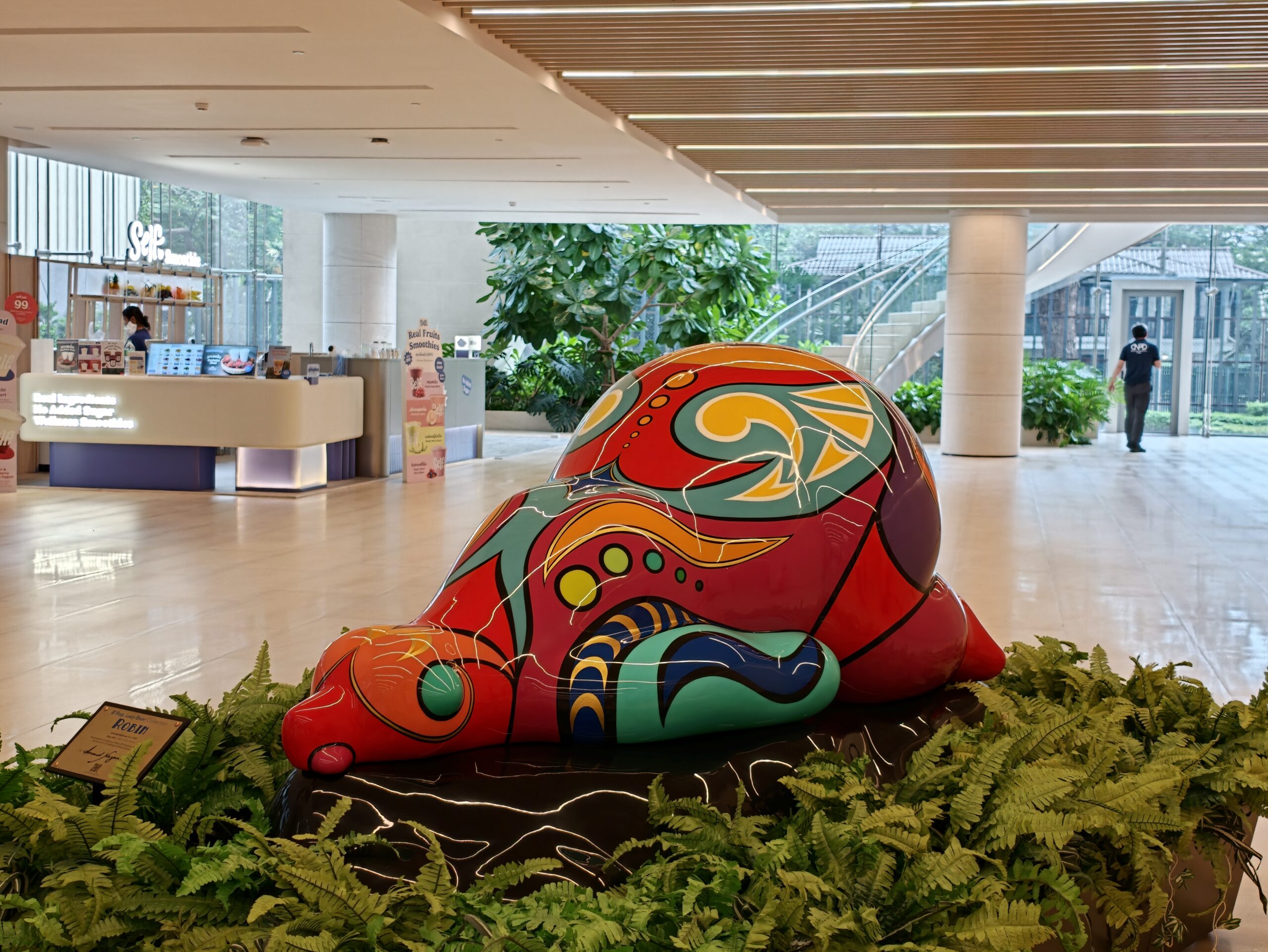 Shot of a red seal statue on Find X9 Ultra
