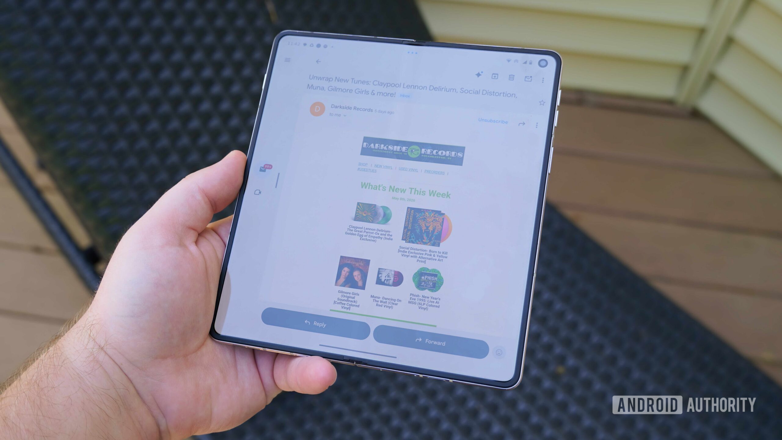 Gmail opened on the Motorola Razr Fold.