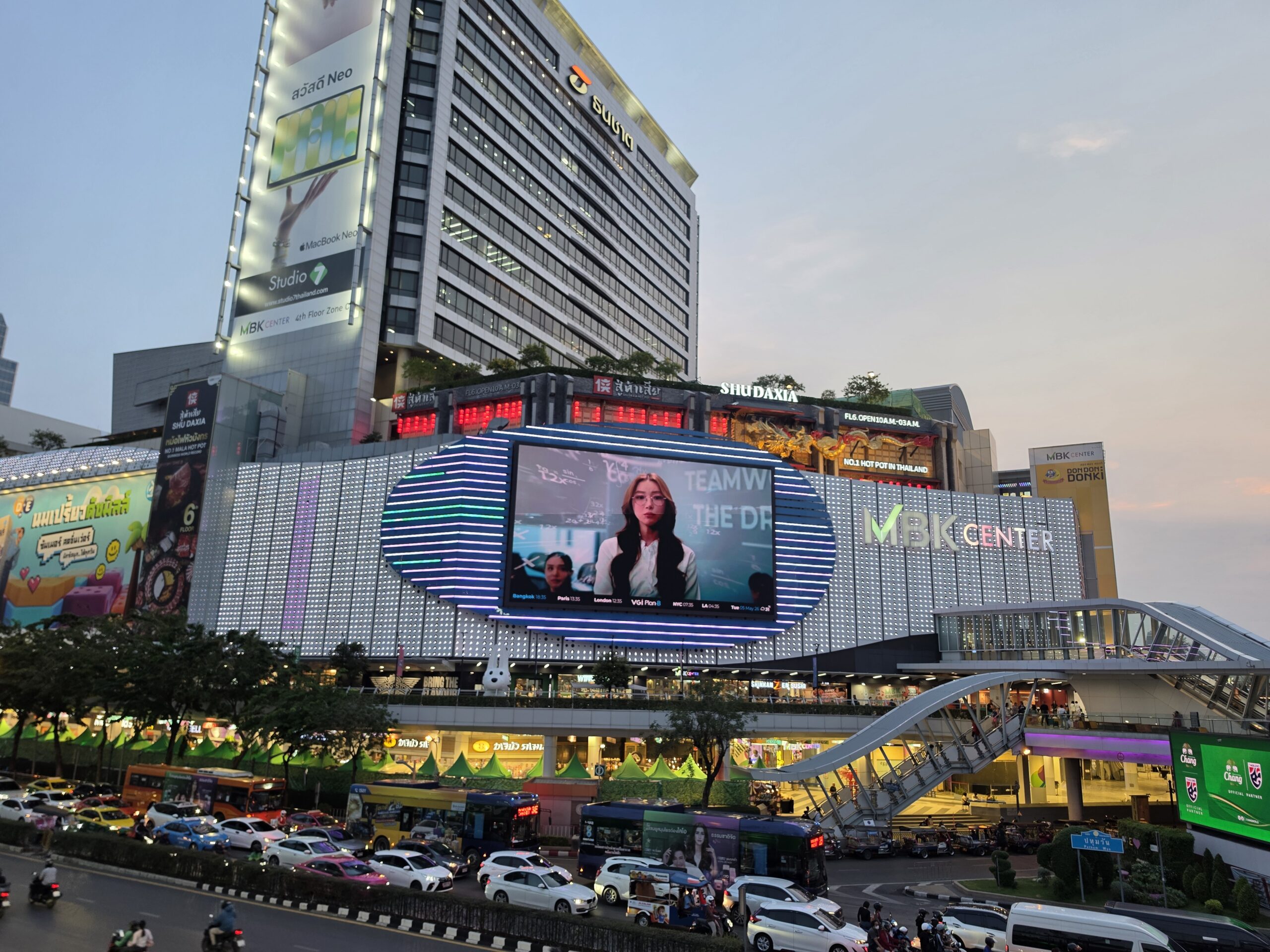 Shot of a Mall in Bangkok taken through Samsung Galaxy S26 Ultra