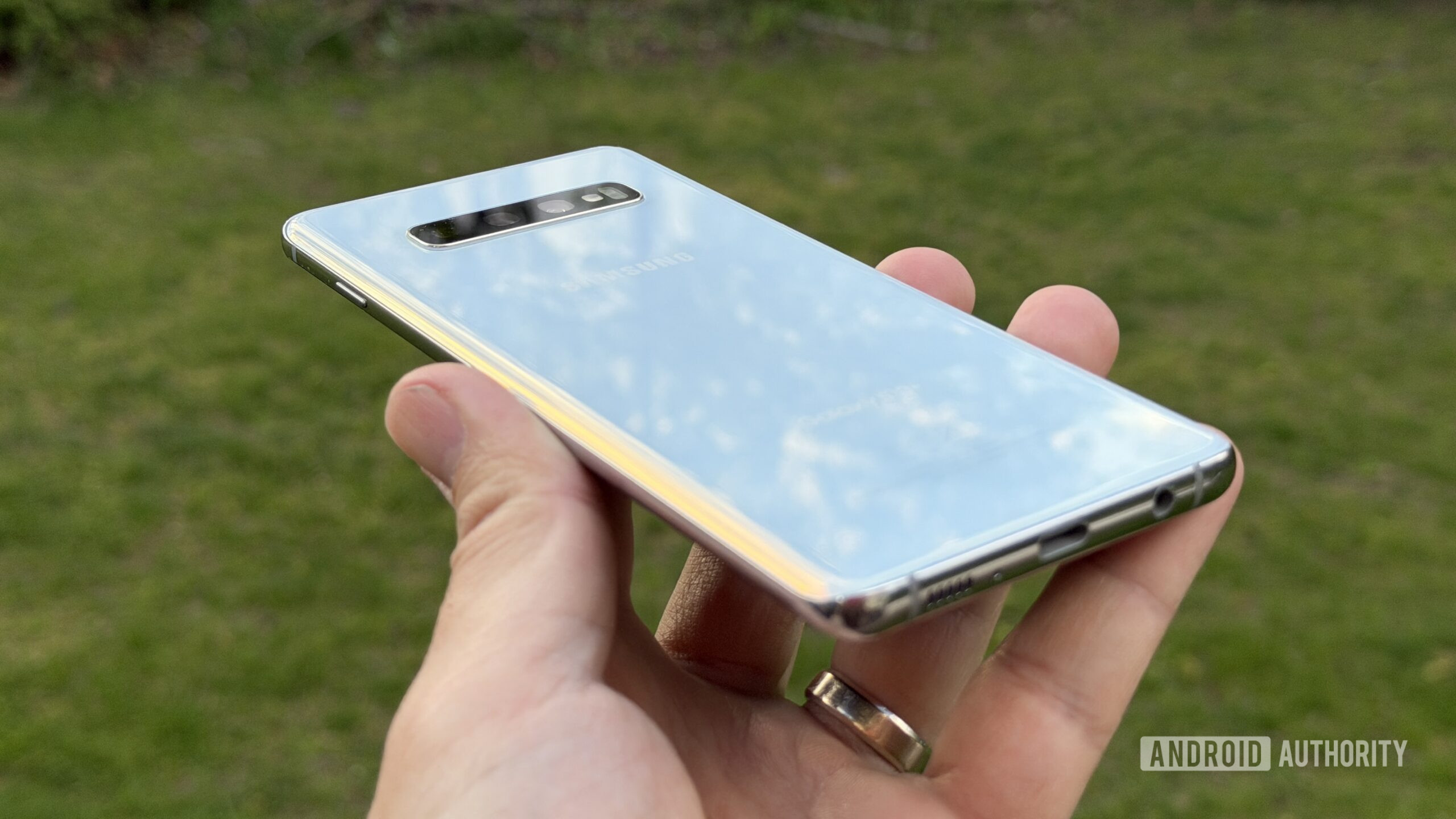 Samsung Galaxy S10 Plus frame