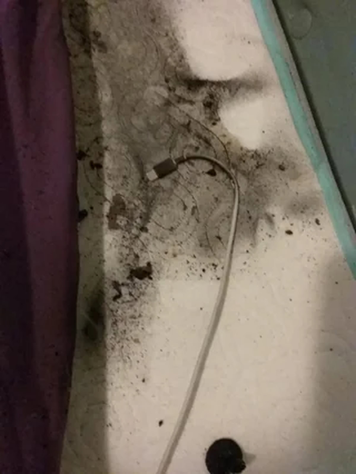 Samsung Galaxy S25 FE explosion 2