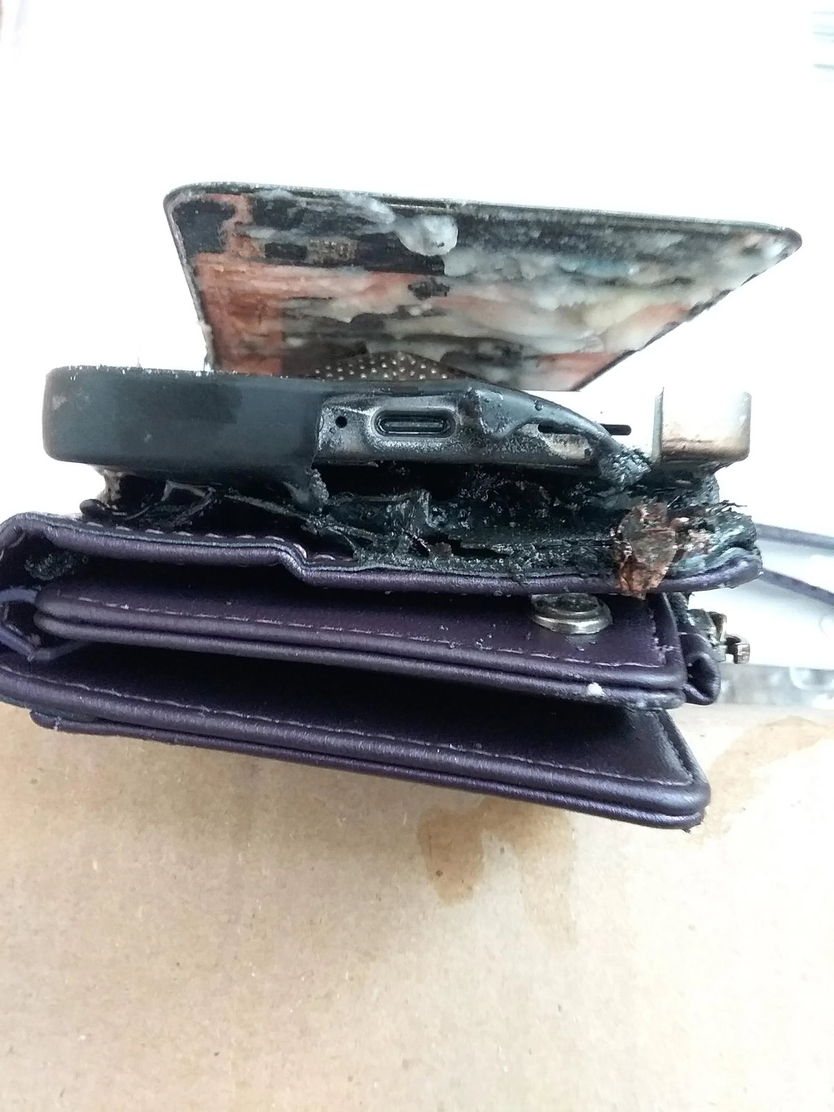 Samsung Galaxy S25 FE explosion 3