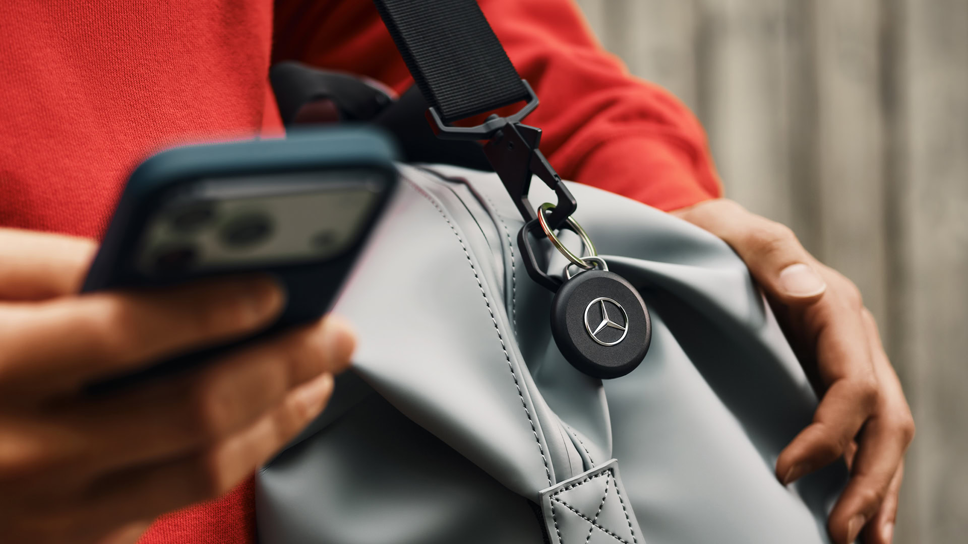 chipolo mercedes benz bluetooth tracker image 1