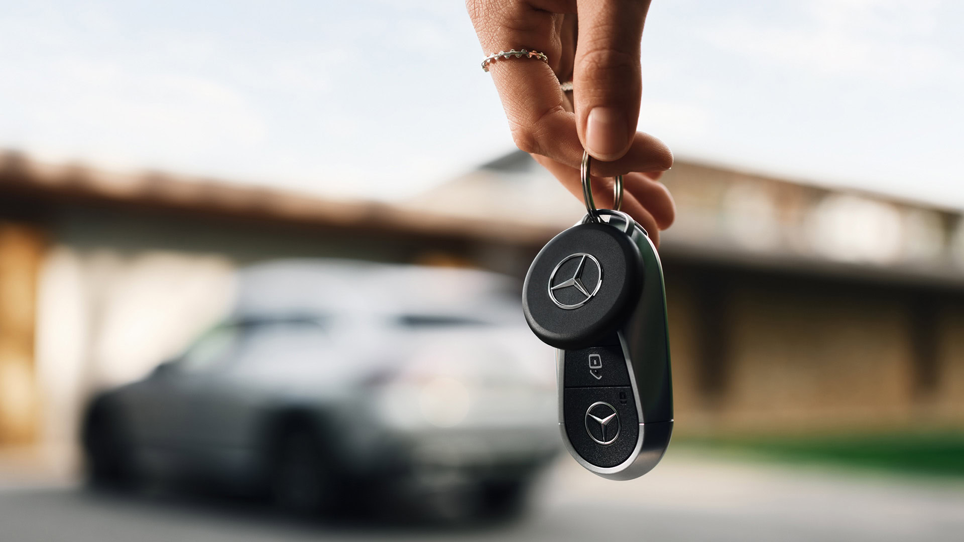 chipolo mercedes benz bluetooth tracker image 2