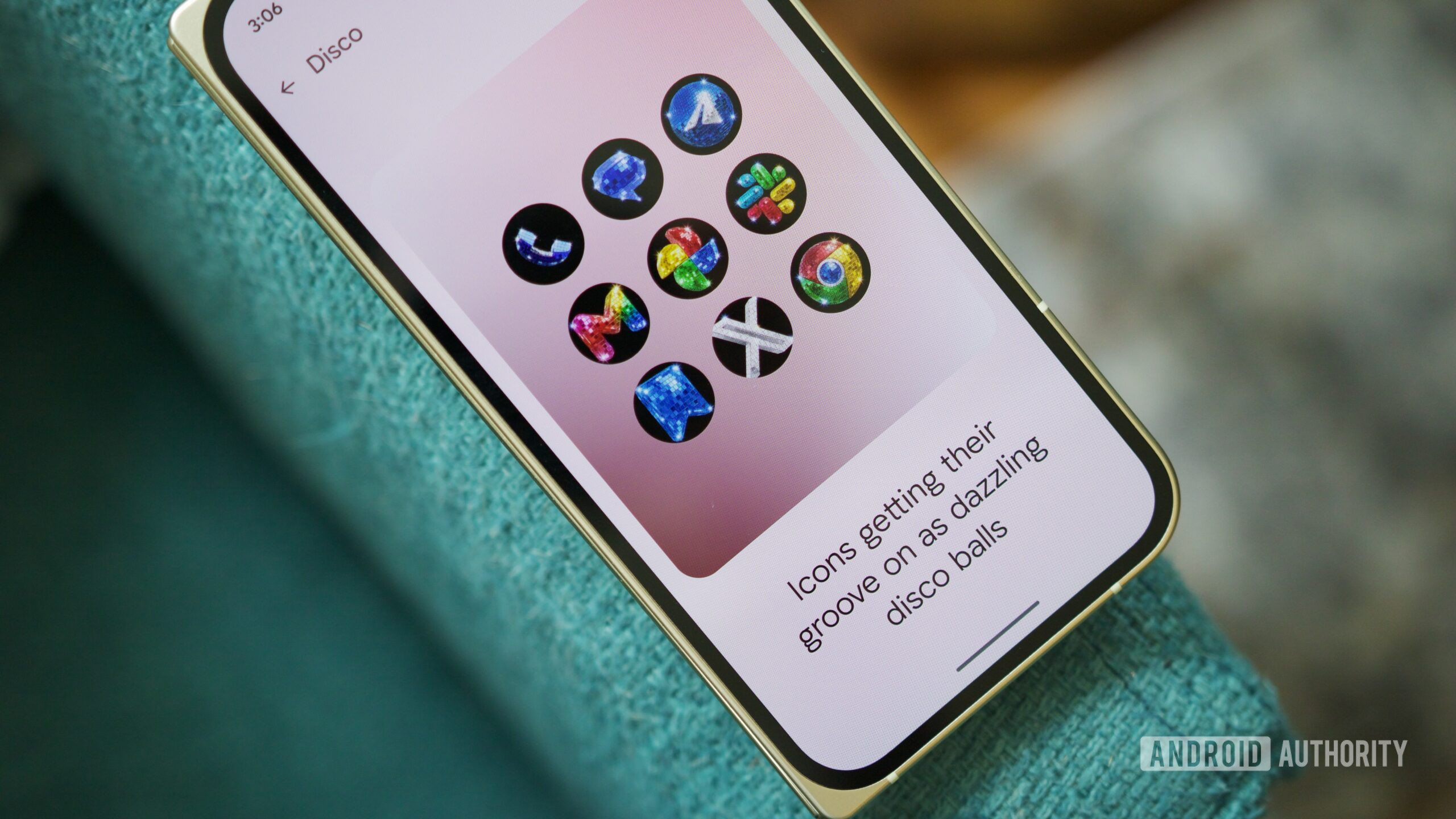 google pixel disco app icon pack hero 3 Disco icon packs on a Pixel phone.