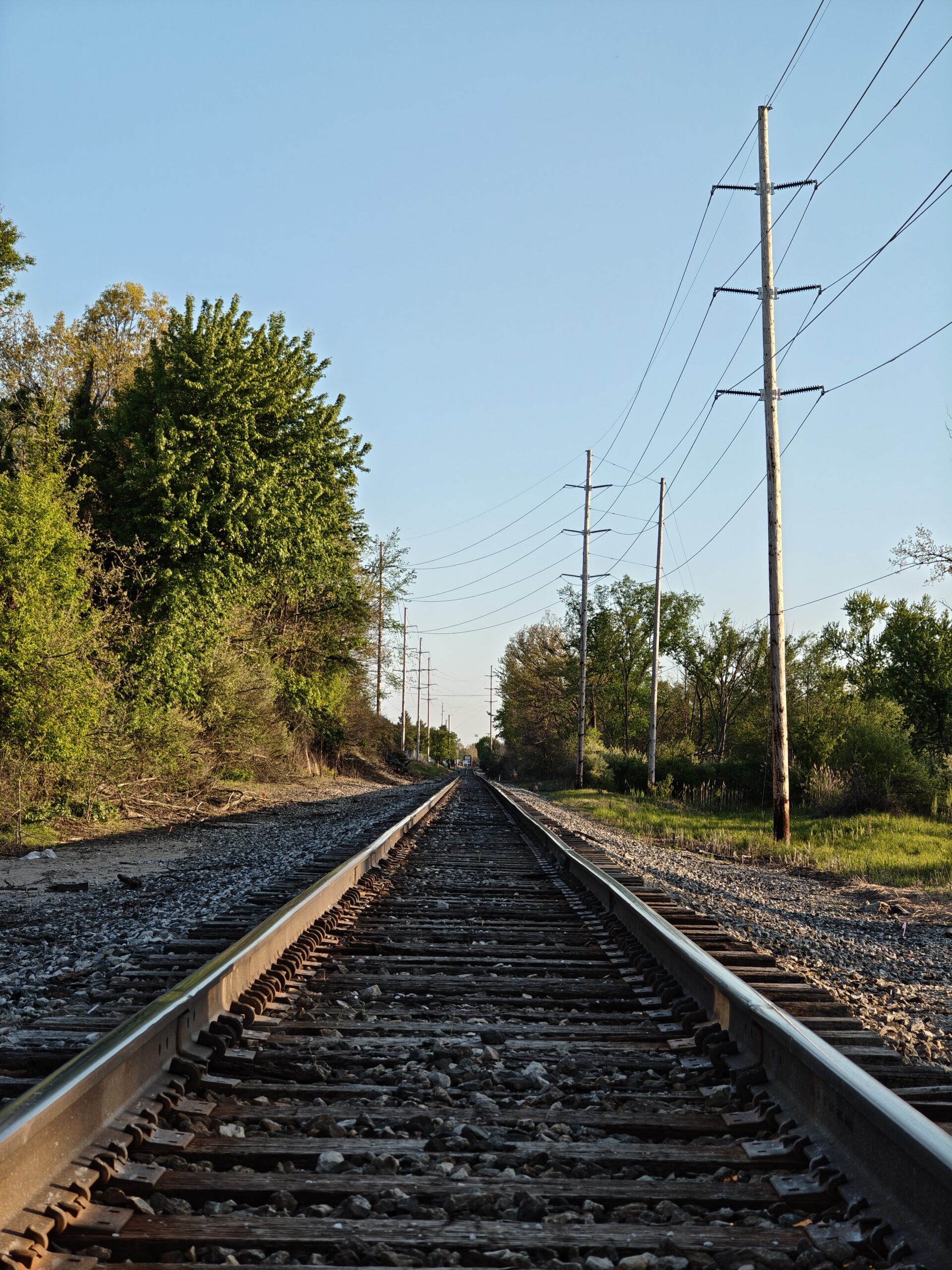 Photo of a train track, taken with the Motorola Razr Fold.