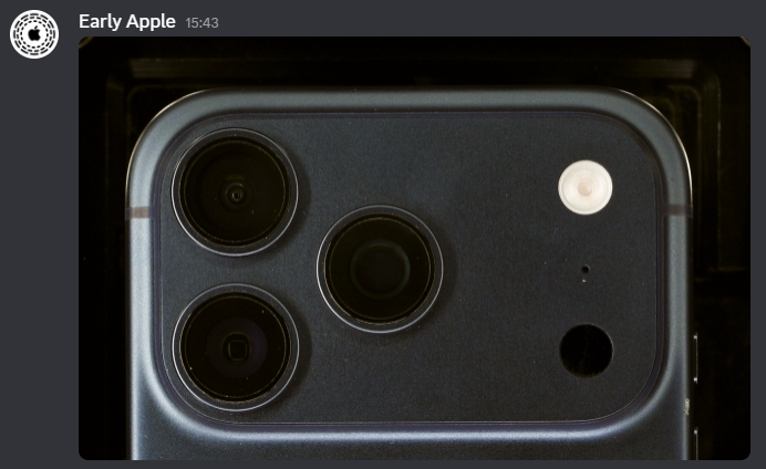 EarlyAppleLeaks showing Black iPhone 18 Pro