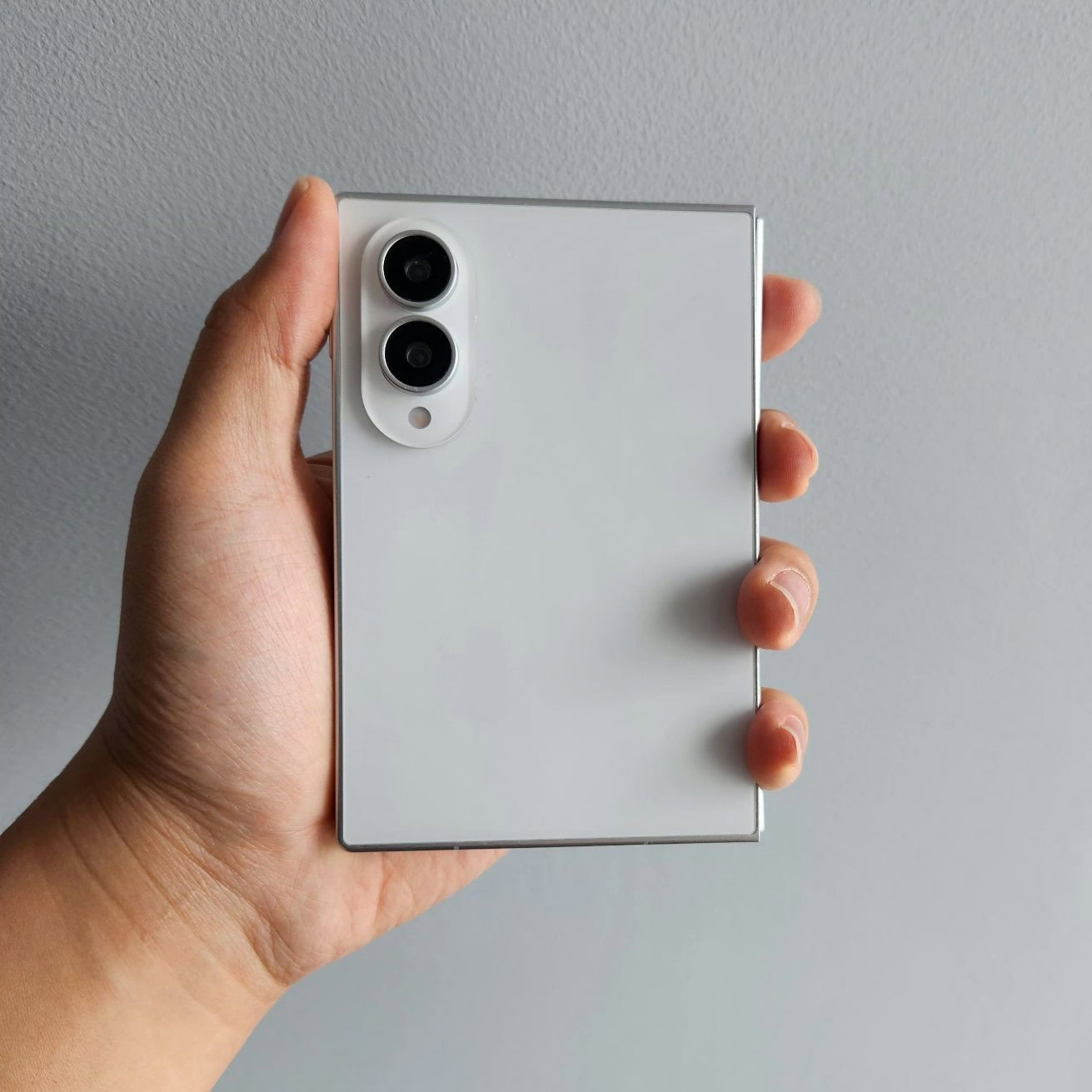 Galaxy Z fold 8 dummy