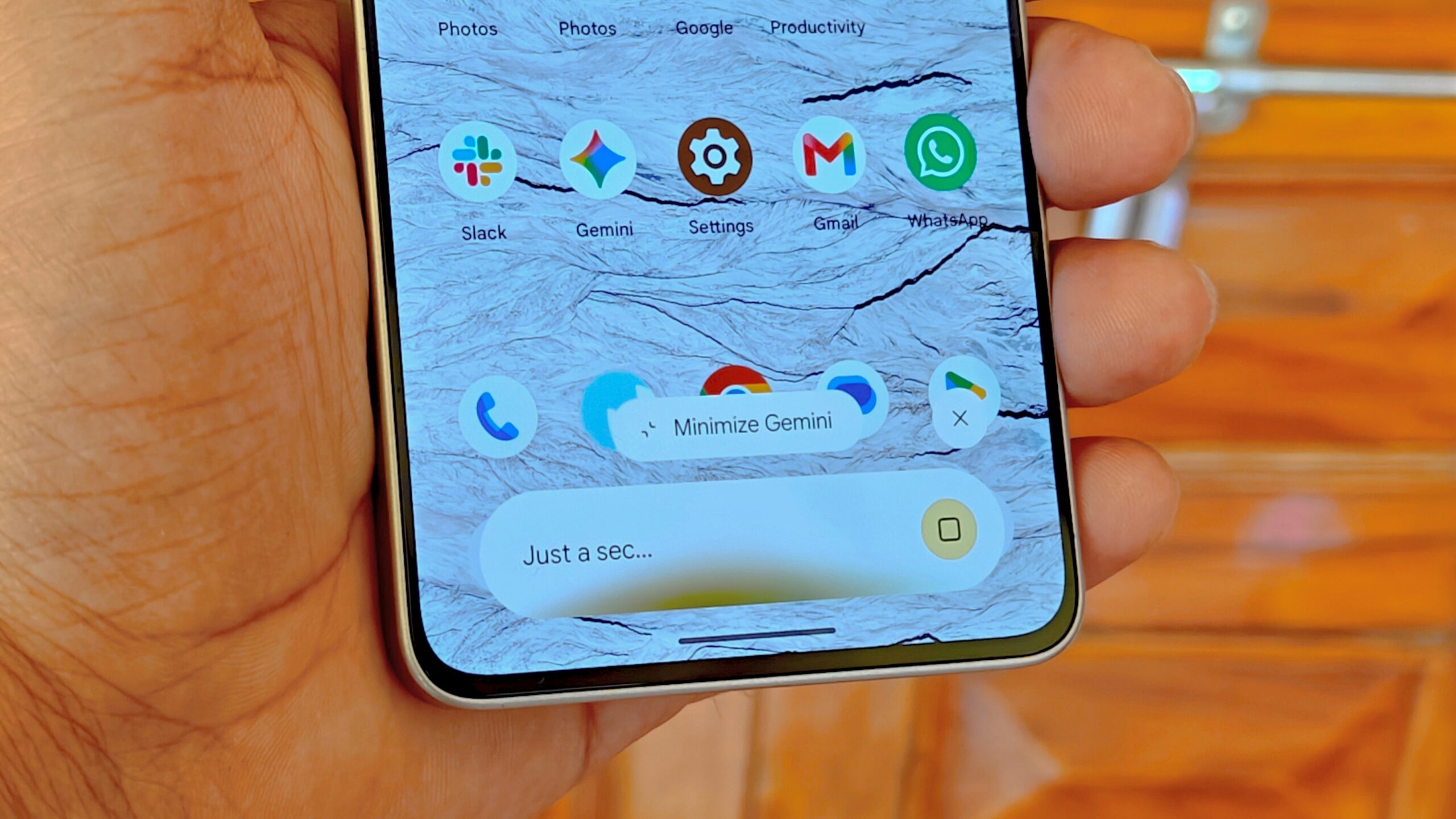 Google’s Gemini overlay bubble is getting a fresh gradient design as testing expands