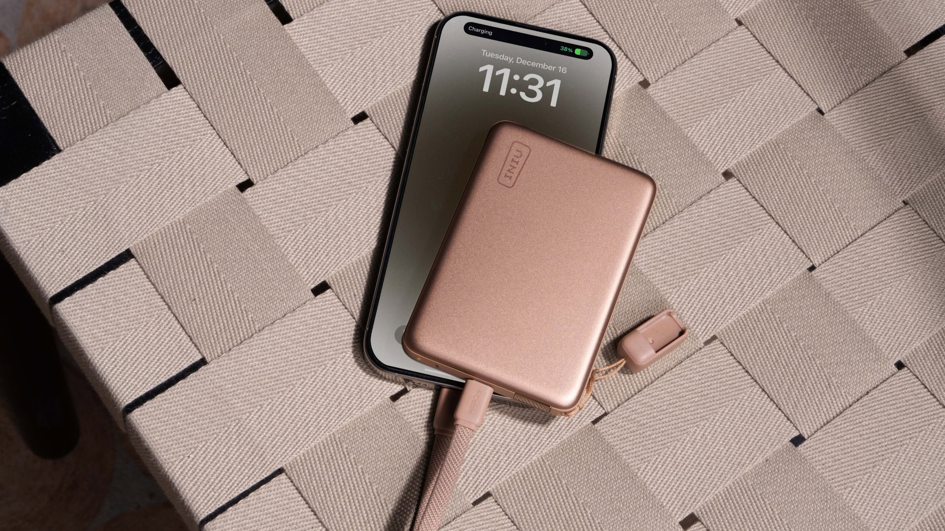 INIU SnapGo Air 10000mAh Power Bank (P781) Product Photos 6
