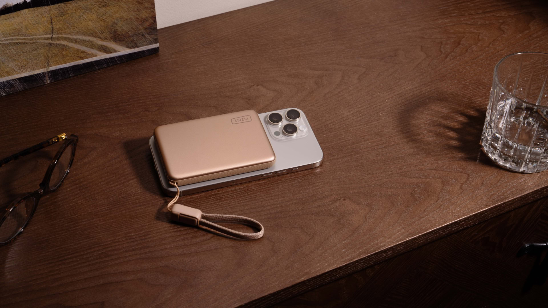 INIU SnapGo Air 10000mAh Power Bank (P781) Product Photos3