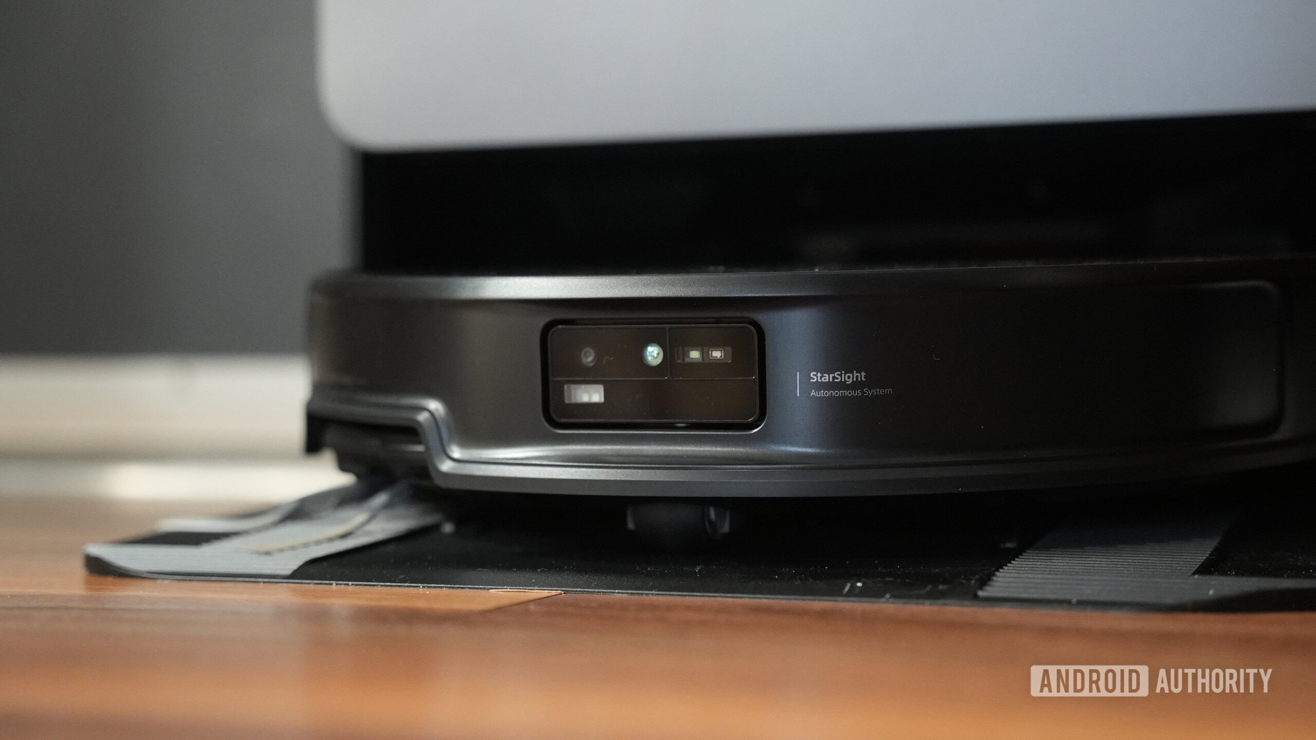 The Roborock Saros 20 is the best robot vacuum for edge cleaning I’ve ever tested