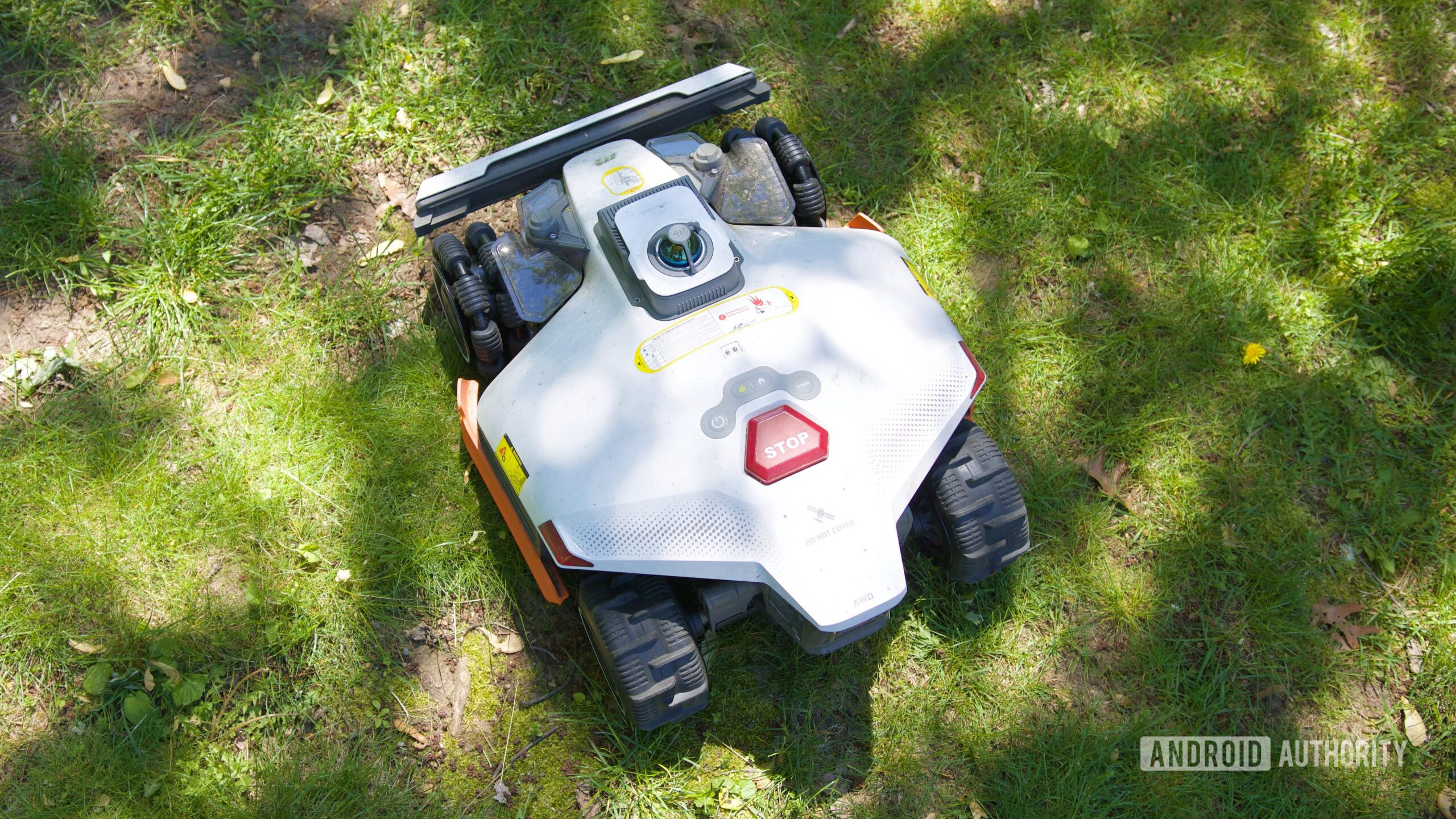 mammotion luba 3 awd review 9 Top-down view of the Mammotion LUBA 3 AWD.