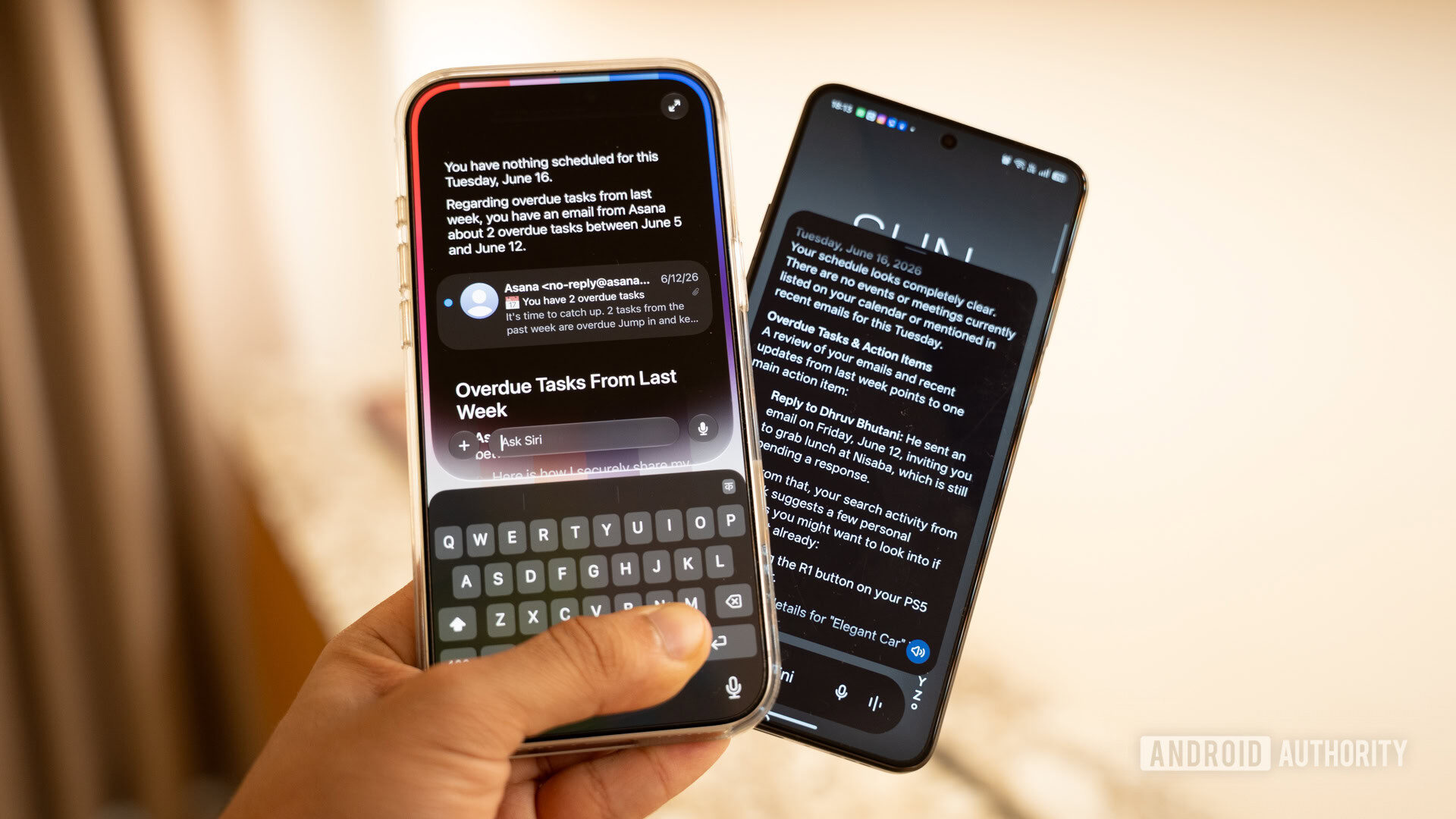 siri ai vs gemini ai 2 Siri AI and Gemini running next to each other.