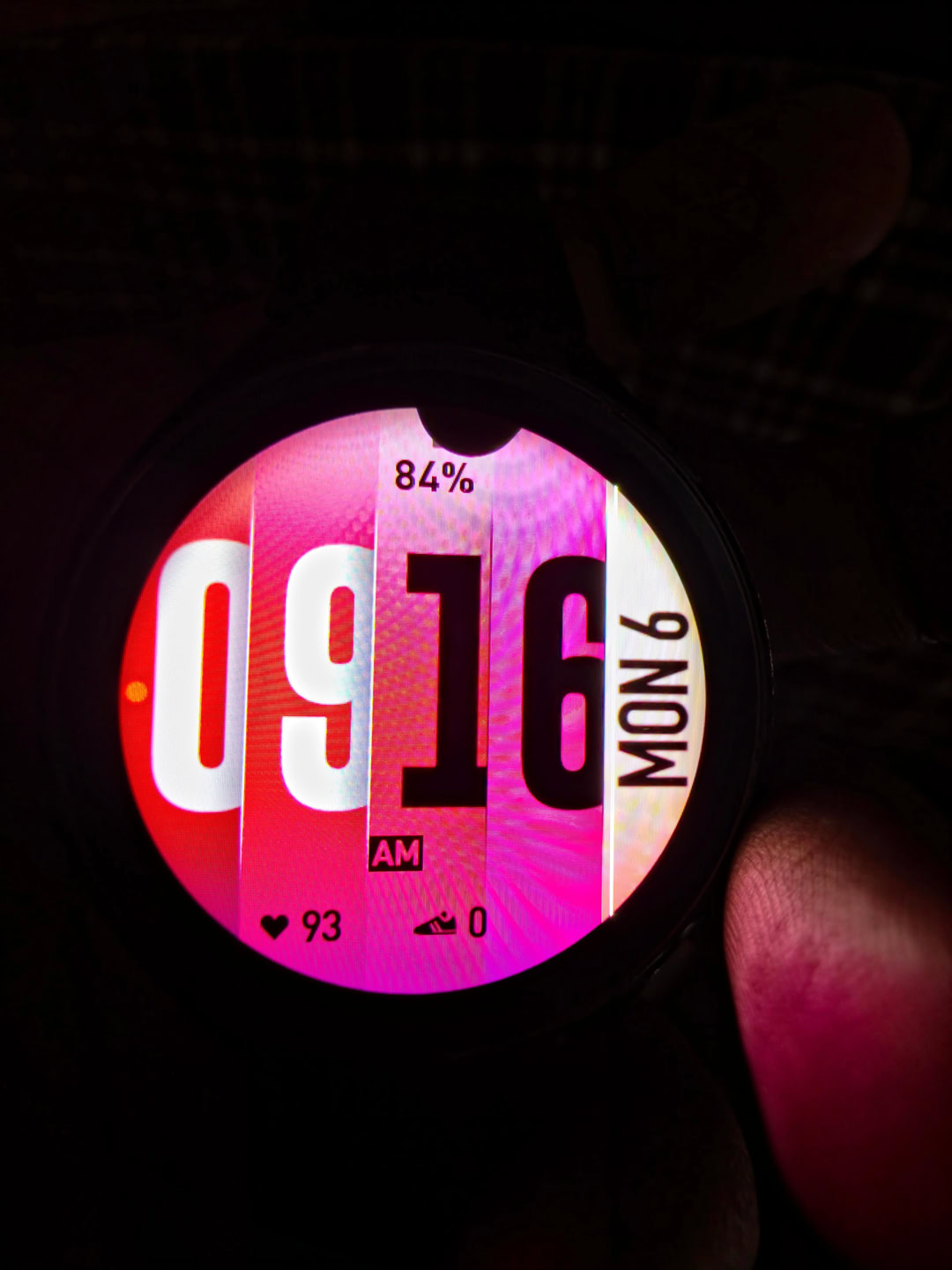 Galaxy Watch 4 White line on display (3)