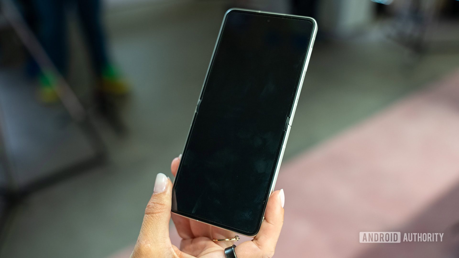 Galaxy Z Flip 8 showing crease side angle