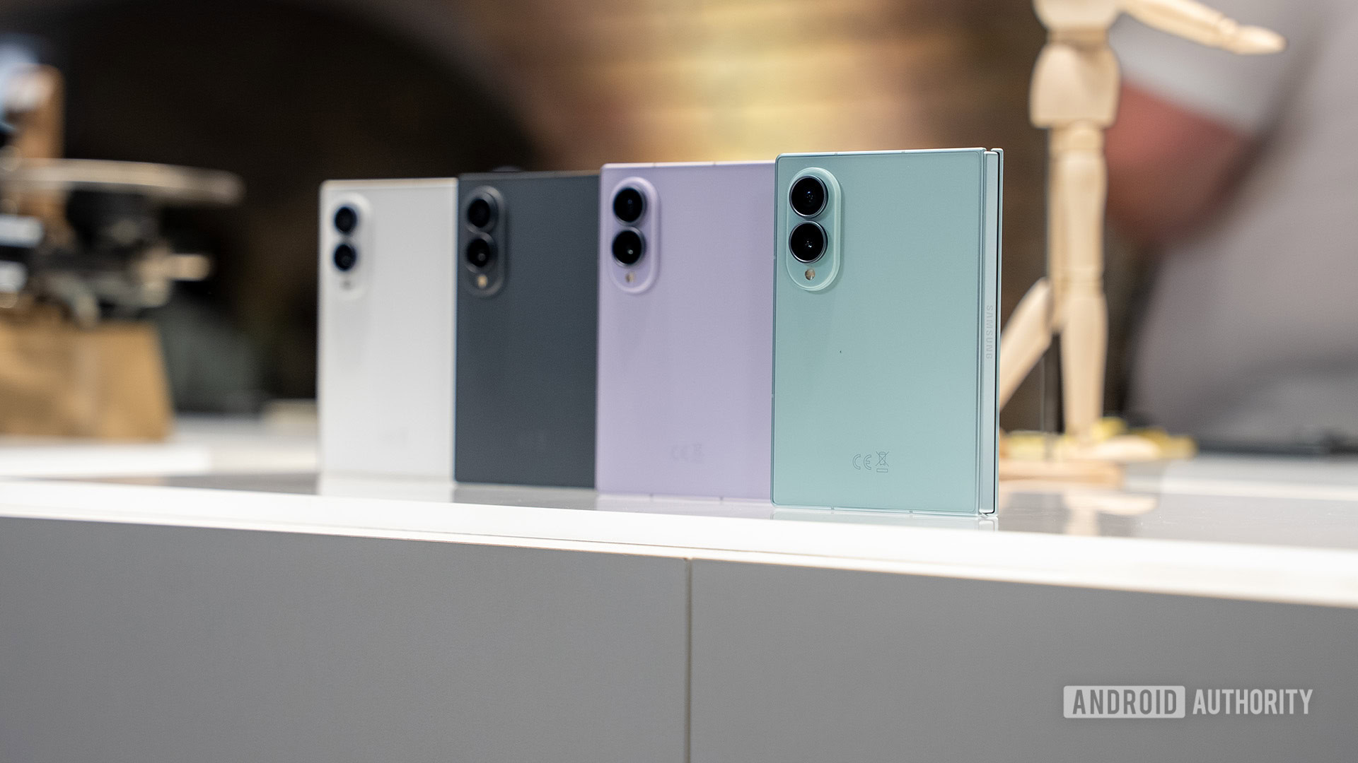 Galaxy Z Fold 8 all colors focus on Pistachio Galaxy Z Fold 8 all colors focus on Pistachio
