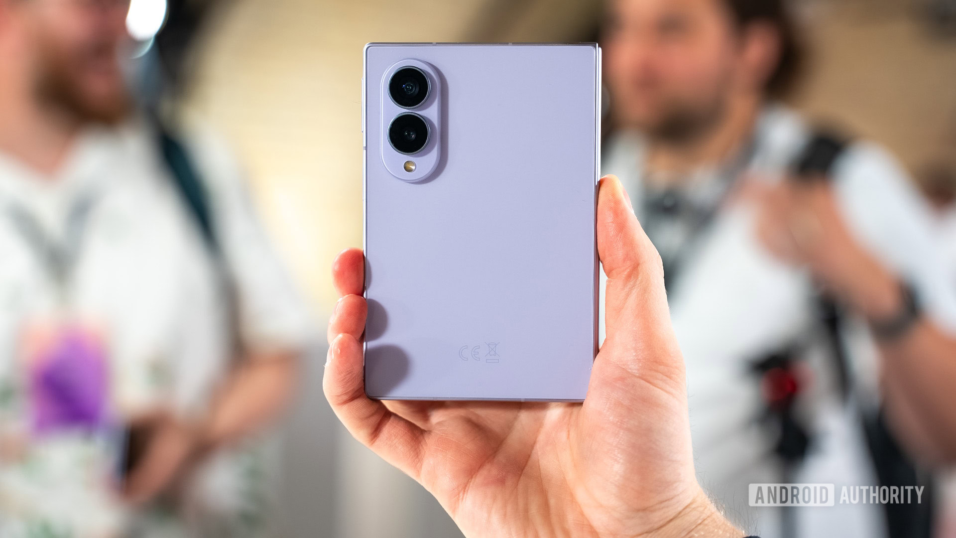 Galaxy Z Fold 8. lavender in hand