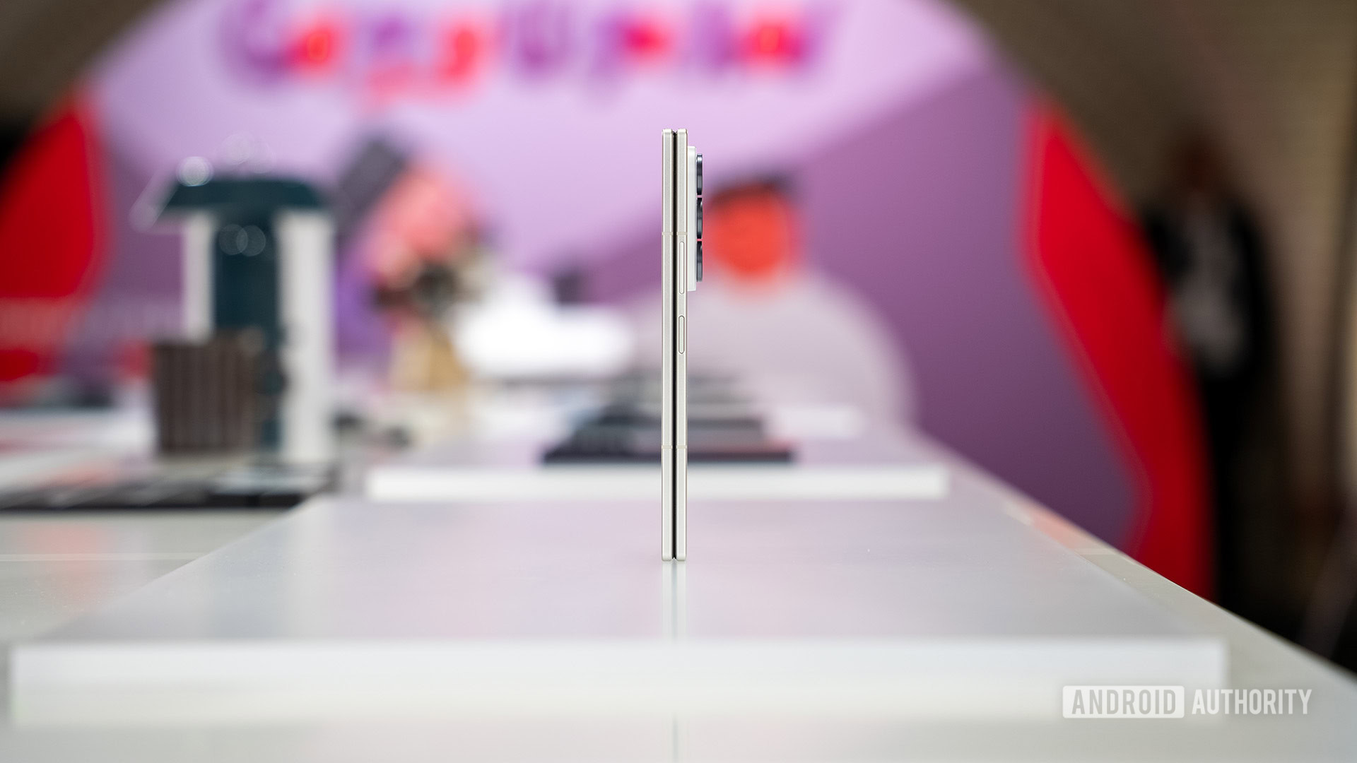 Galaxy Z Fold 8. ultra side on Galaxy Z Fold 8. ultra side on