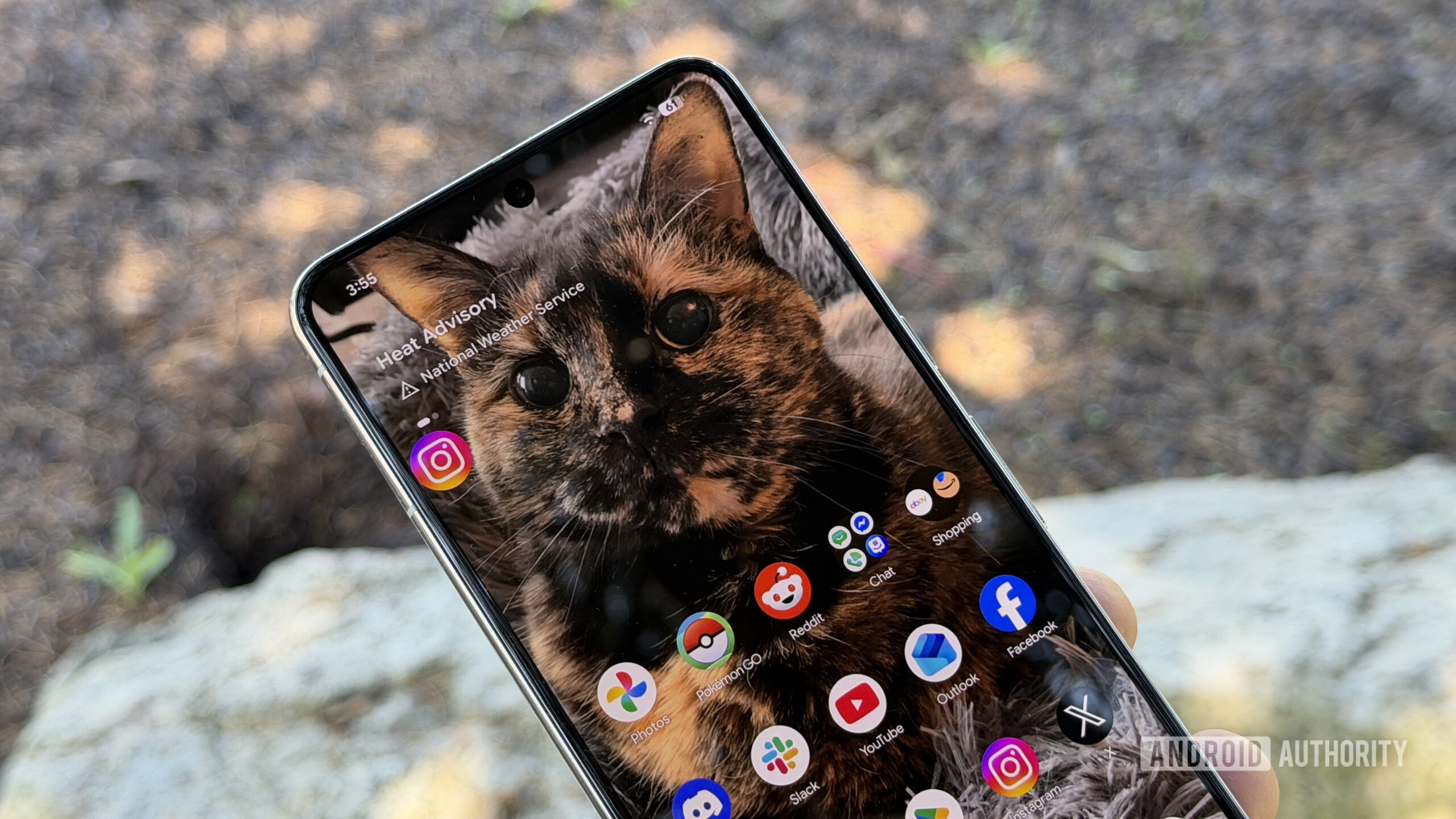 Google Pixel 8 Pro home screen Google Pixel 8 Pro home screen