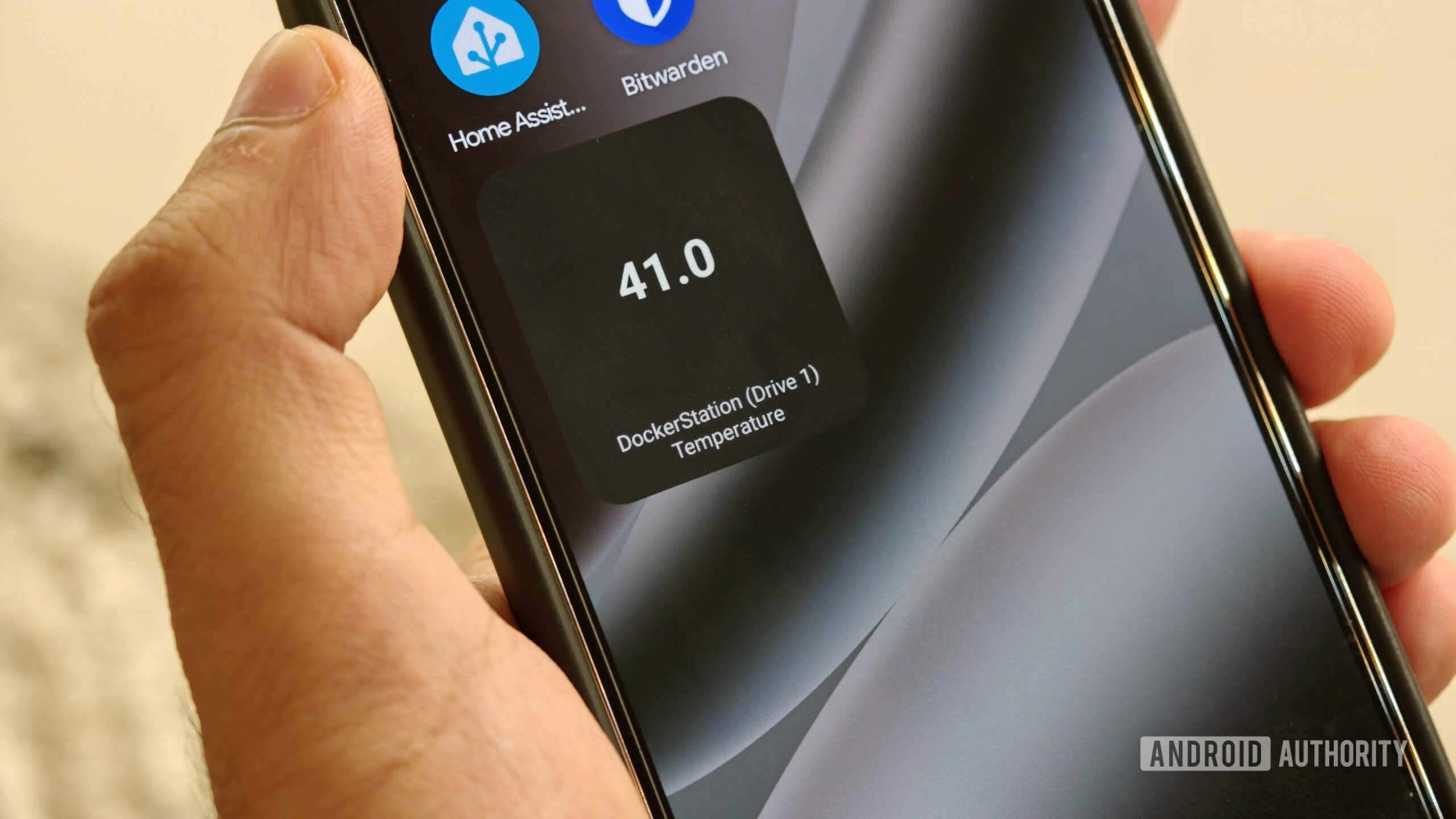 HomeAssistant widget with temperature readout HomeAssistant widget with temperature readout