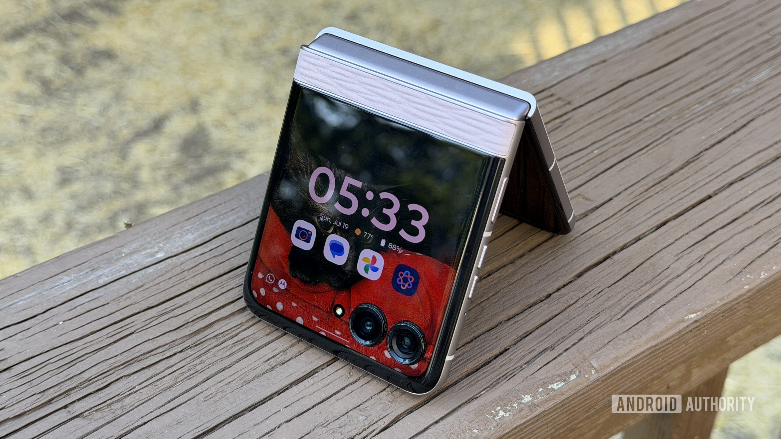 Motorola Razr 2026 deck edge Motorola Razr 2026 deck edge