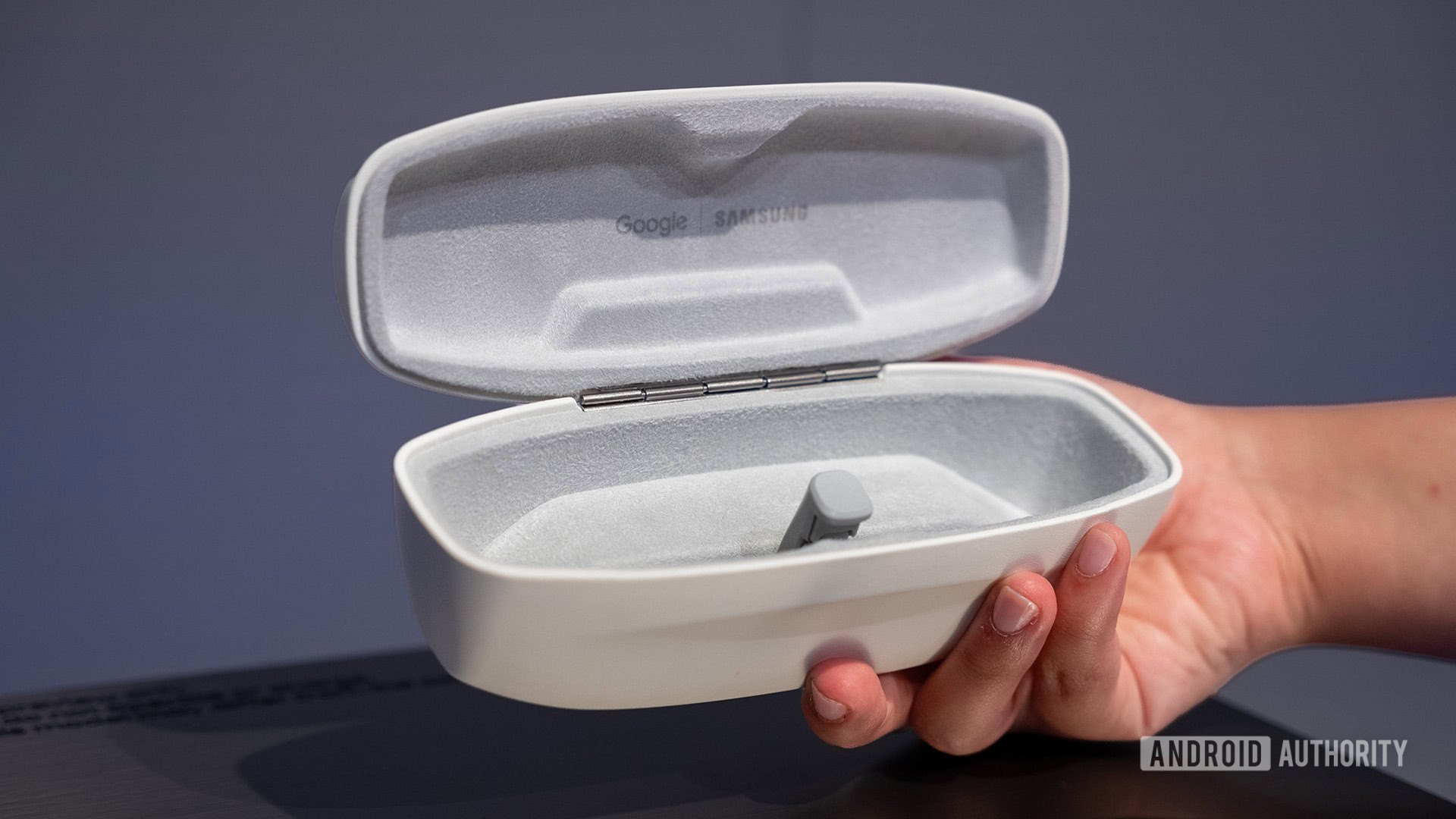 Samsung Intelligent Eyewear Charging case Samsung Intelligent Eyewear Charging case