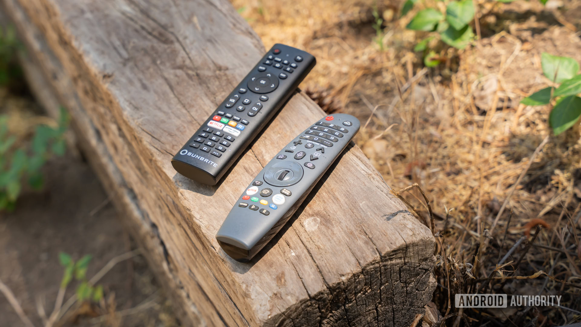 Sunbrite Solis 4K TV remotes 2 Sunbrite Solis 4K TV remotes 2