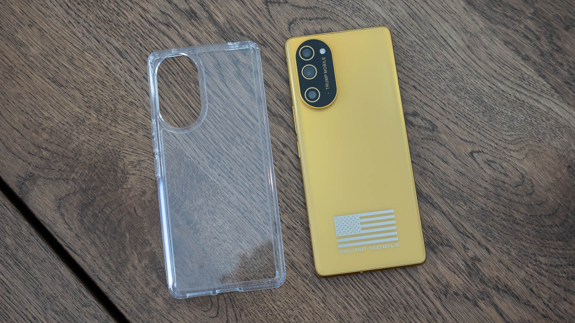 T1 Trum Mobile Trump Phone (2 of 3)