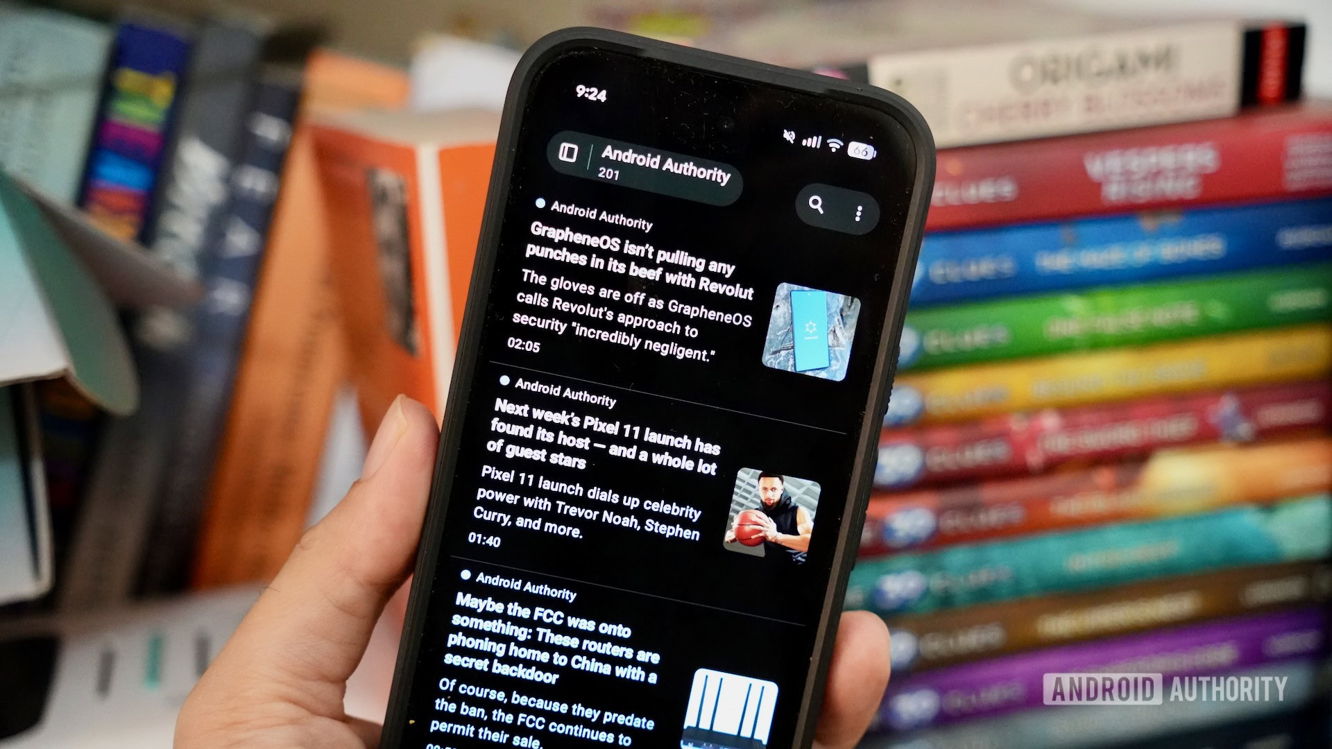 FeedFlow RSS reader with OLED Dark theme.