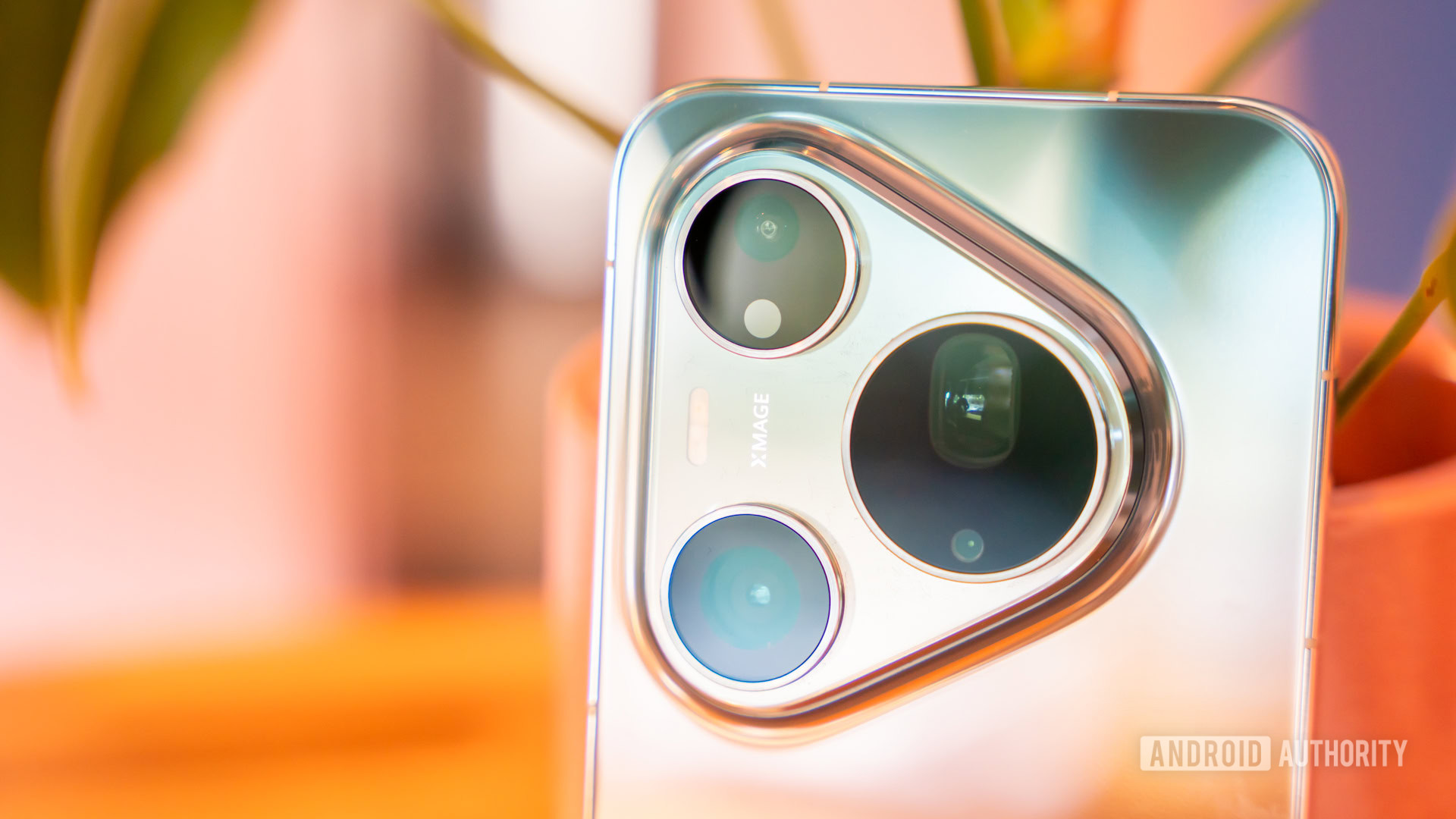 HUAWEI Pura 90s Pro Max camera bump 4