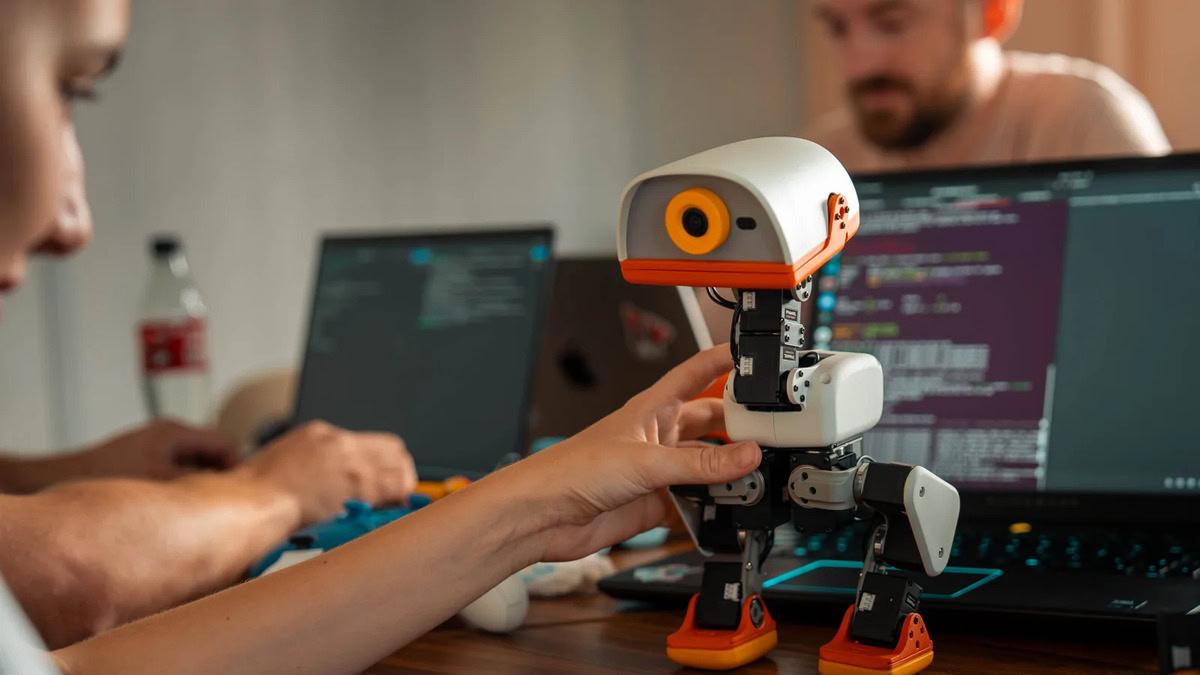 This duck-shaped robot is almost cute enough to make you forget its AI