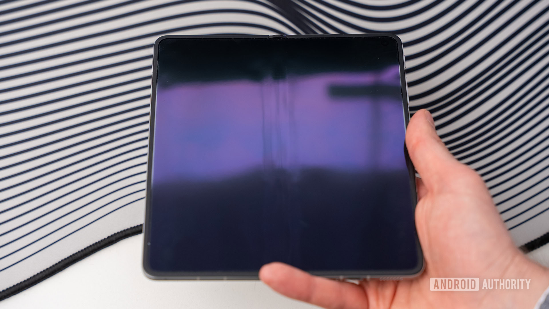 Oppo Find N6 crease 2