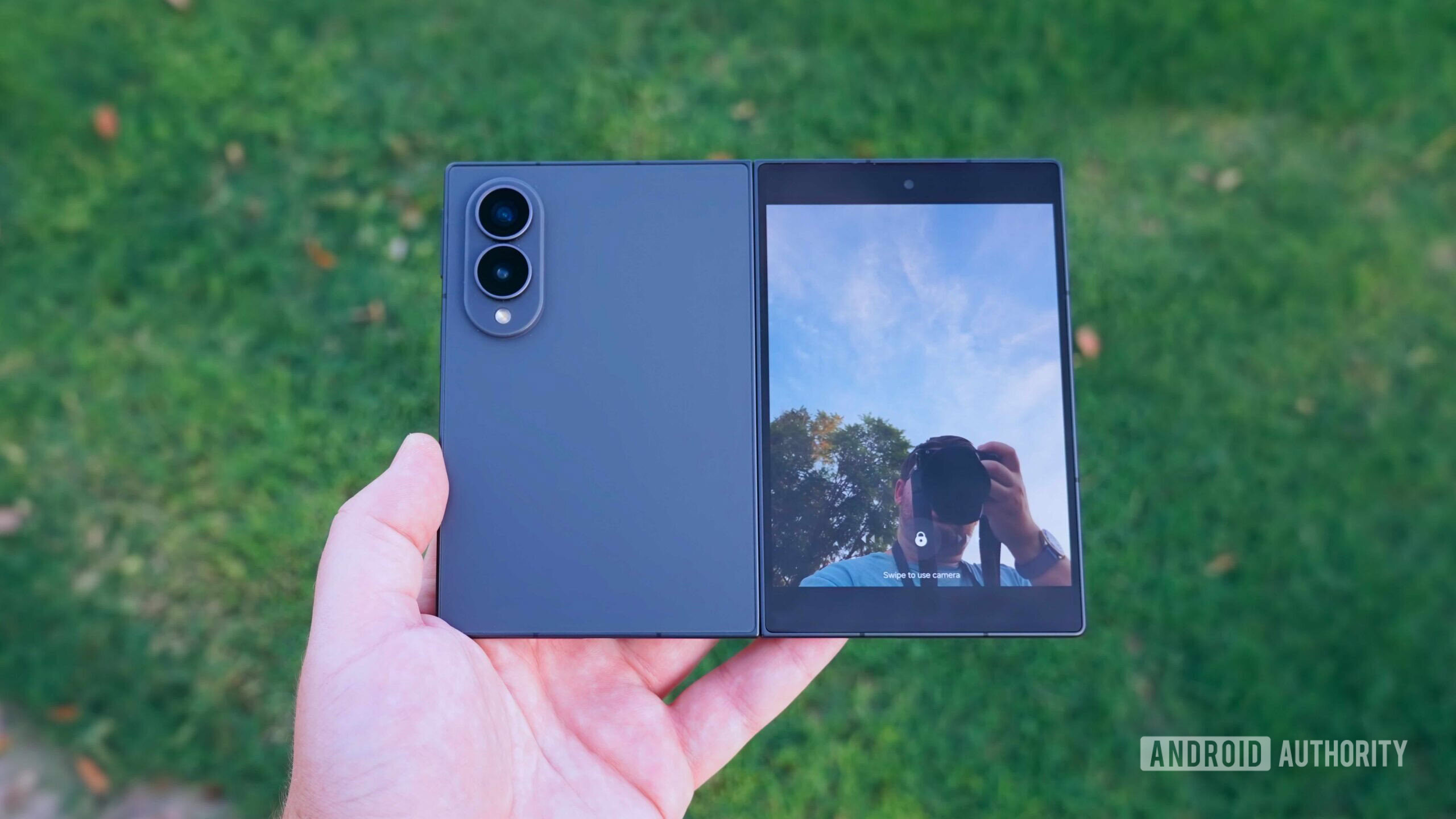 Samsung Galaxy Z Fold 8 8 Using the rear cameras as a selfie camera on the Fold 8.