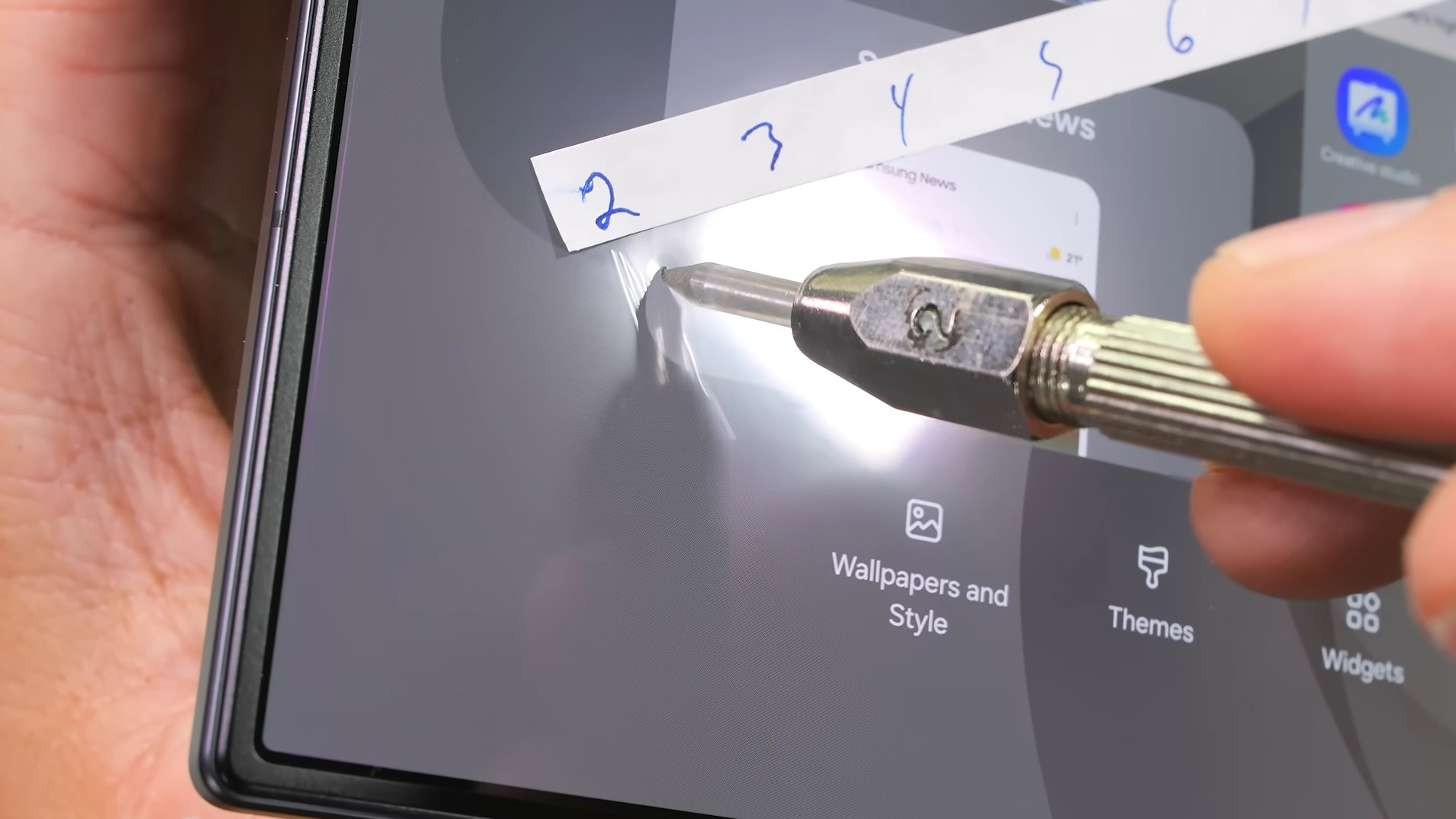 Samsung Galaxy Z Fold 8 JerryRigEverything 1 Samsung Galaxy Z Fold 8 JerryRigEverything 1