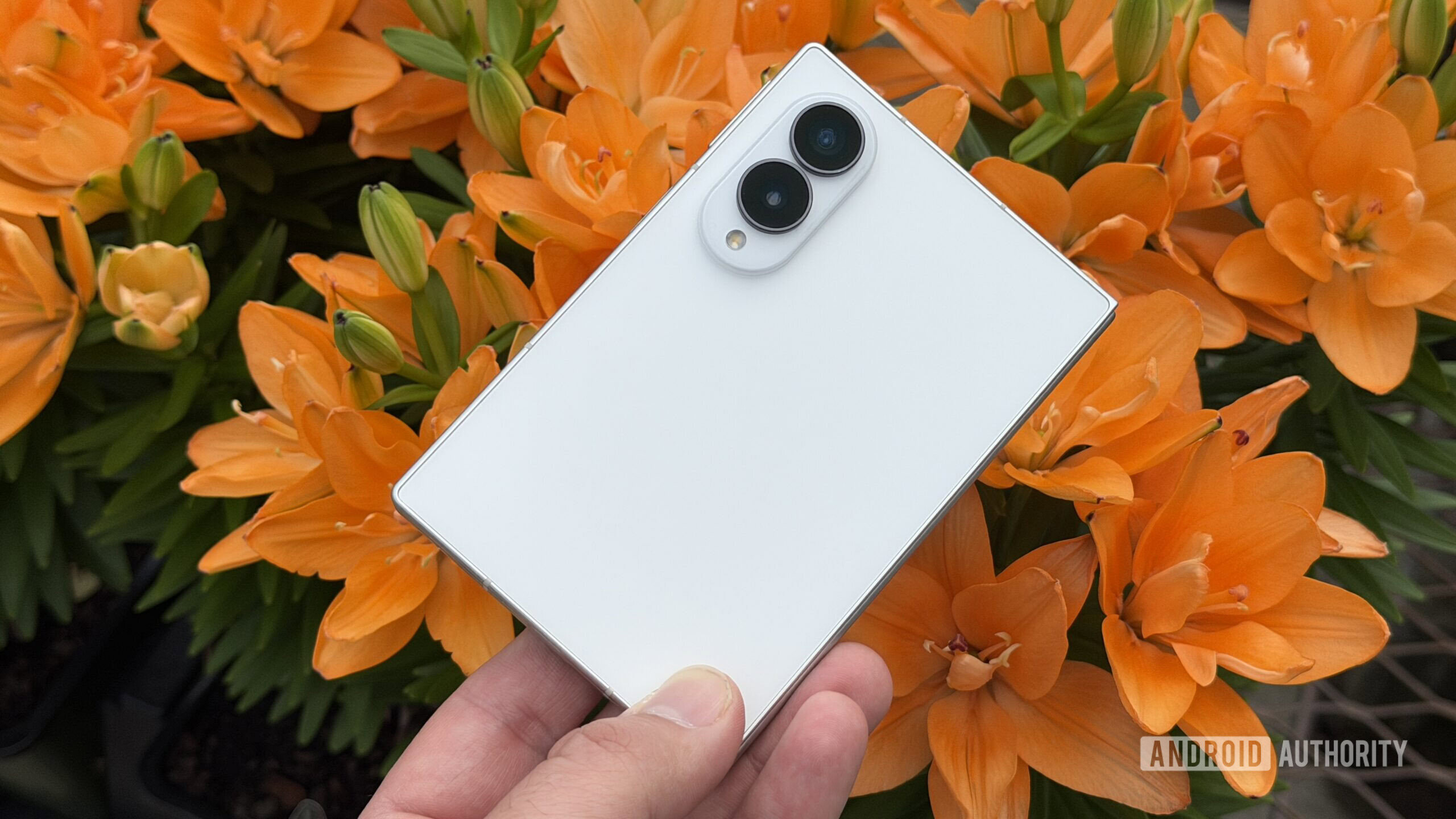 Samsung Galaxy Z Fold 8 orange flowers Samsung Galaxy Z Fold 8 orange flowers