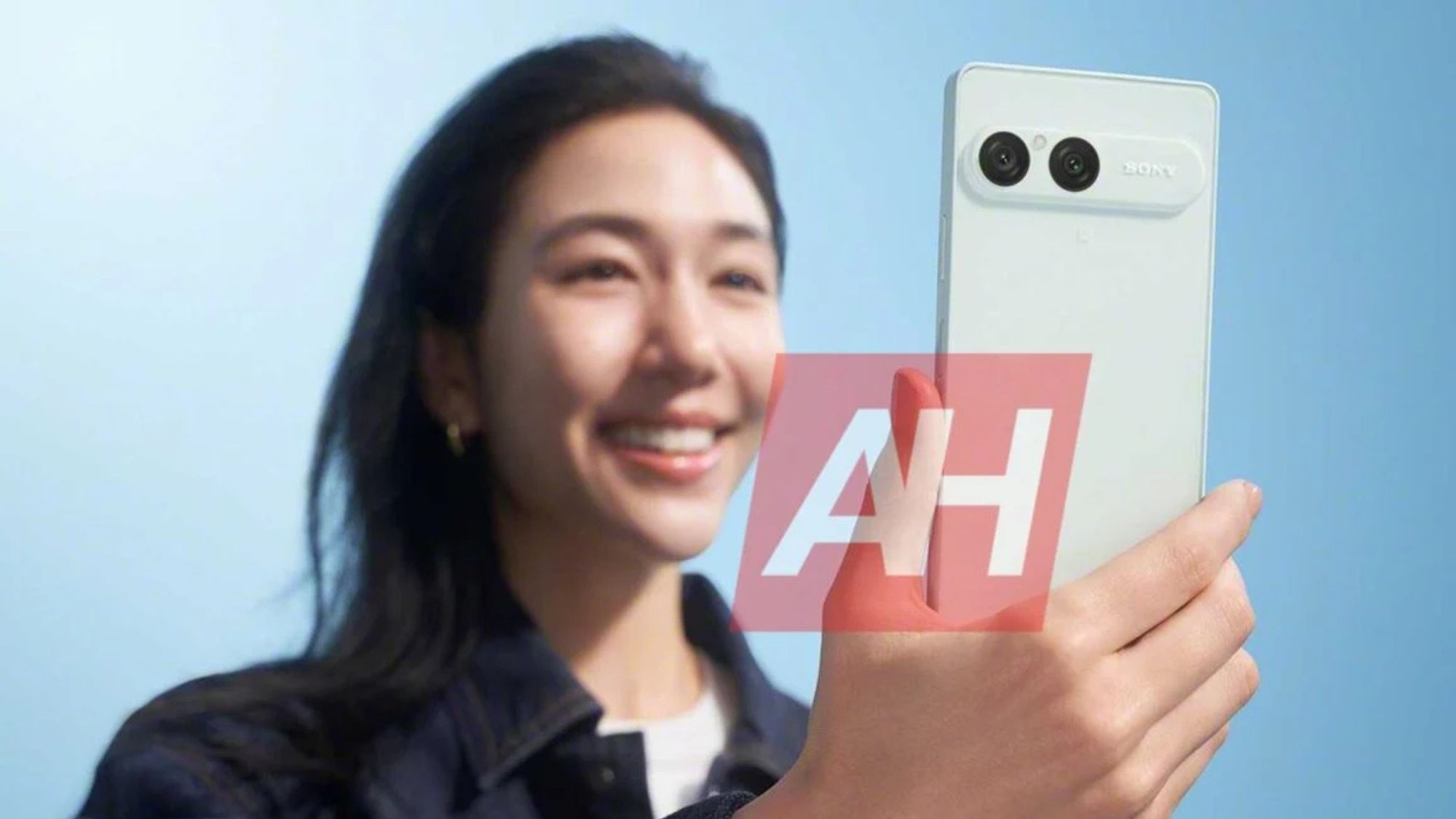 Sony Xperia 10 VIII in a person's hand Sony Xperia 10 VIII in a person's hand