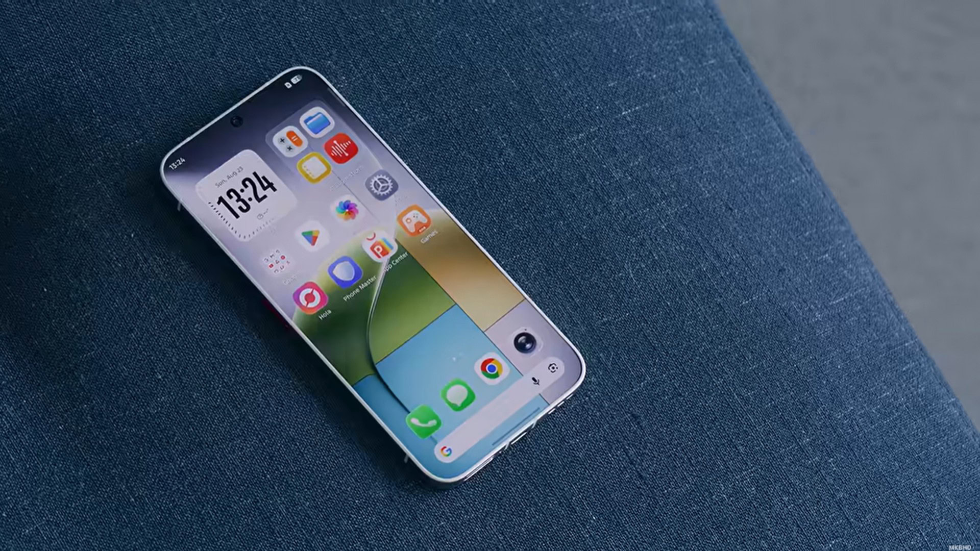 TECNO-bezel-less-concept-phone-hands-onvideo-images-2.