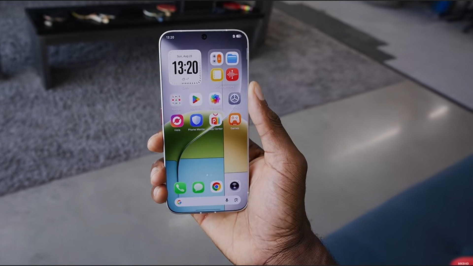 This bezel-less phone looks even crazier in its first hands-on video