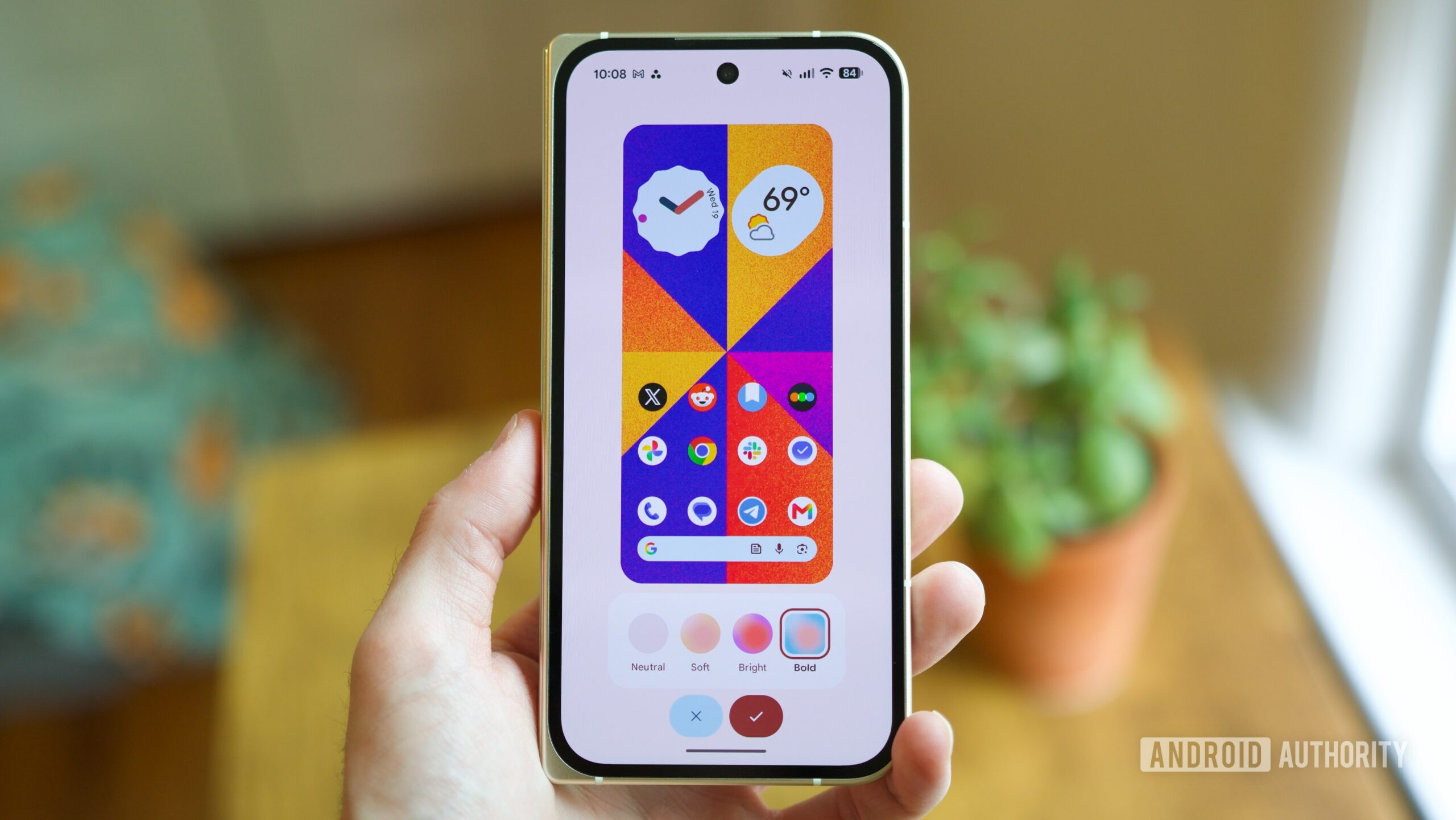 New color theme options in Android 17 QPR2 Beta 3.