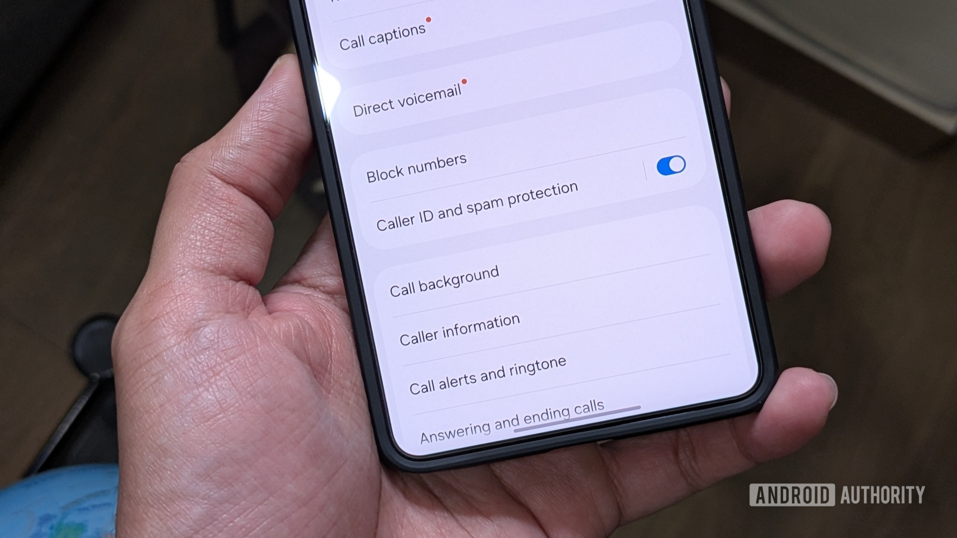 Caller ID and spam protection feature toggle on a Galaxy phone.