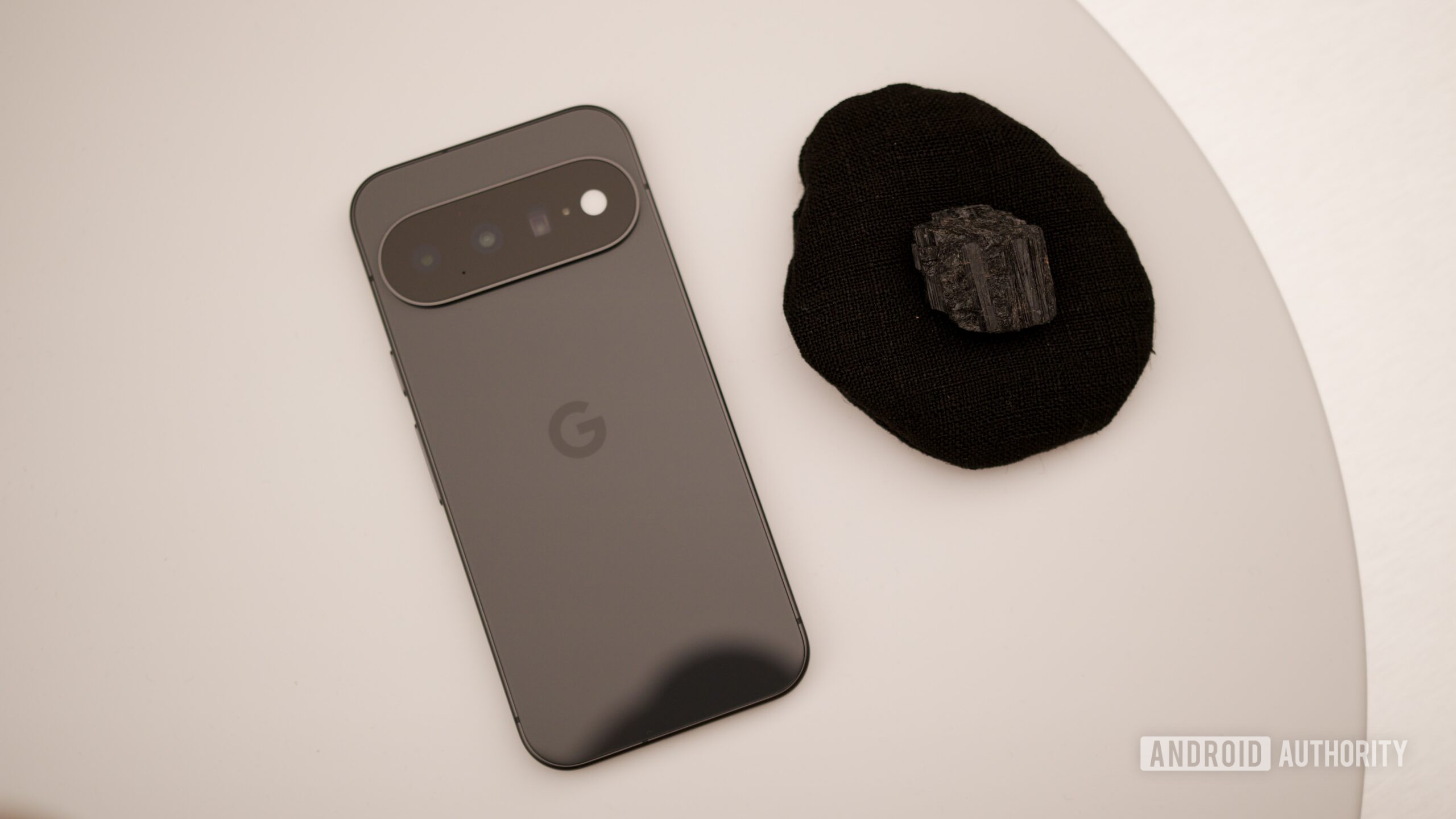 google pixel 11 hands on 14 Google Pixel 11 in Obsidian.