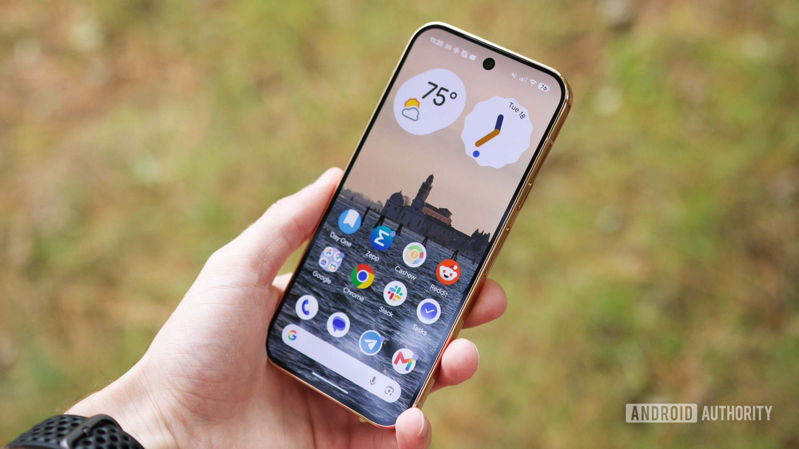 Home screen on the Pixel 11 Pro.