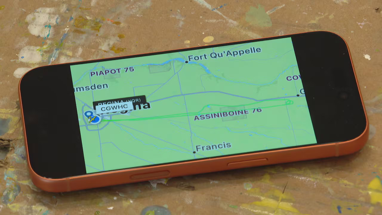 iPhone survived plane fall iPhone survived plane fall