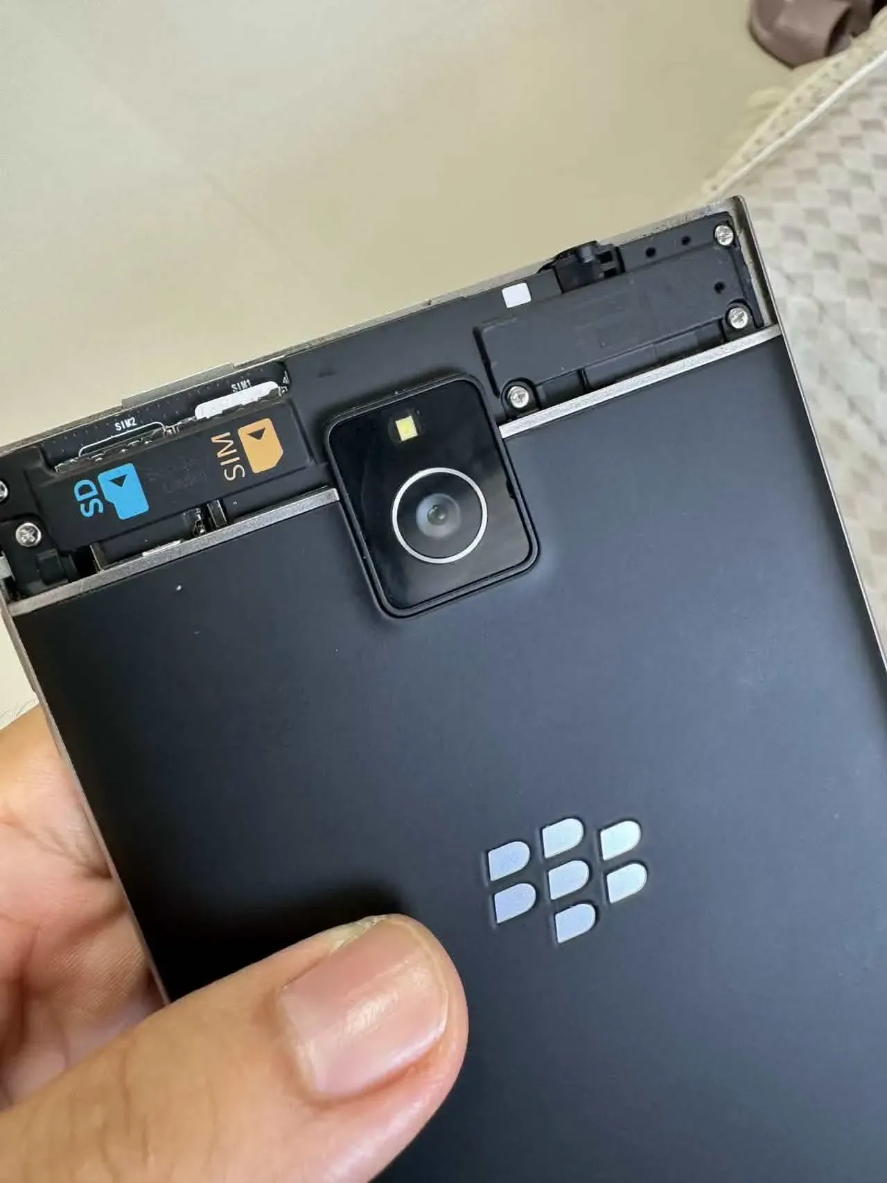 BlackBerry Passport with Android Zinwa P26