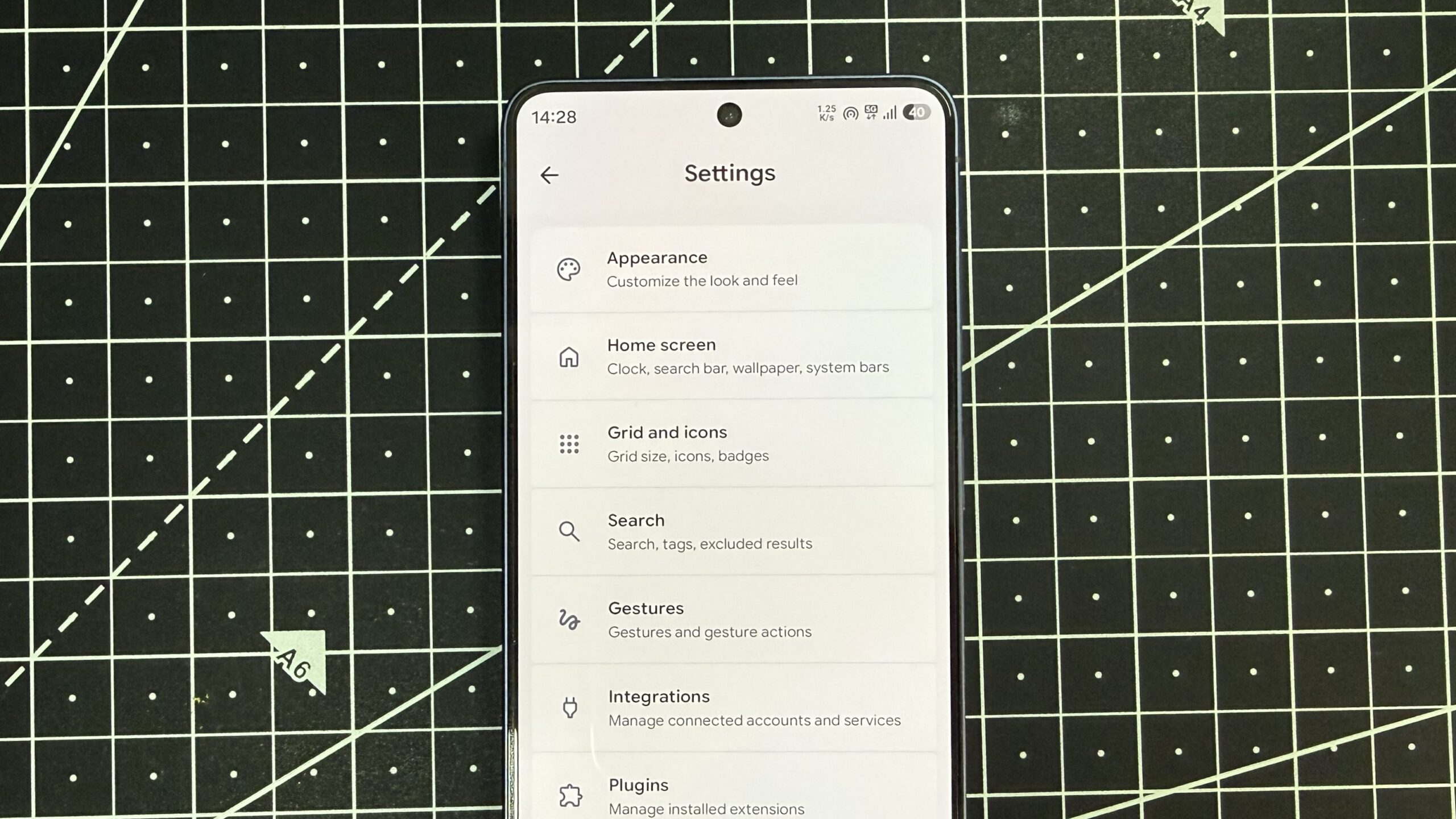 Android phone showing Kvaesitso Launcher settings