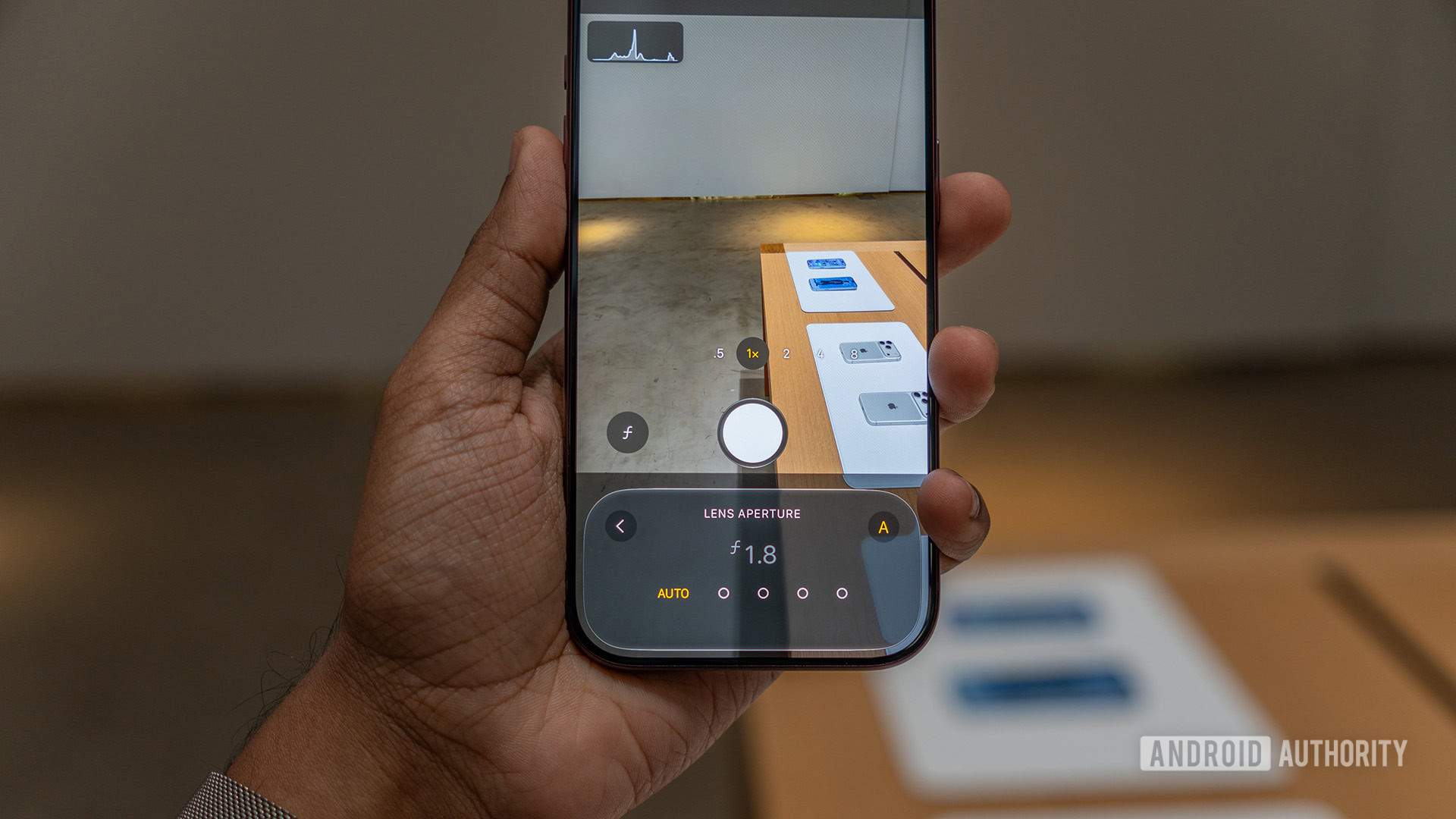 Apple iPhone 18 Pro Max showing variable aperture in camera UI